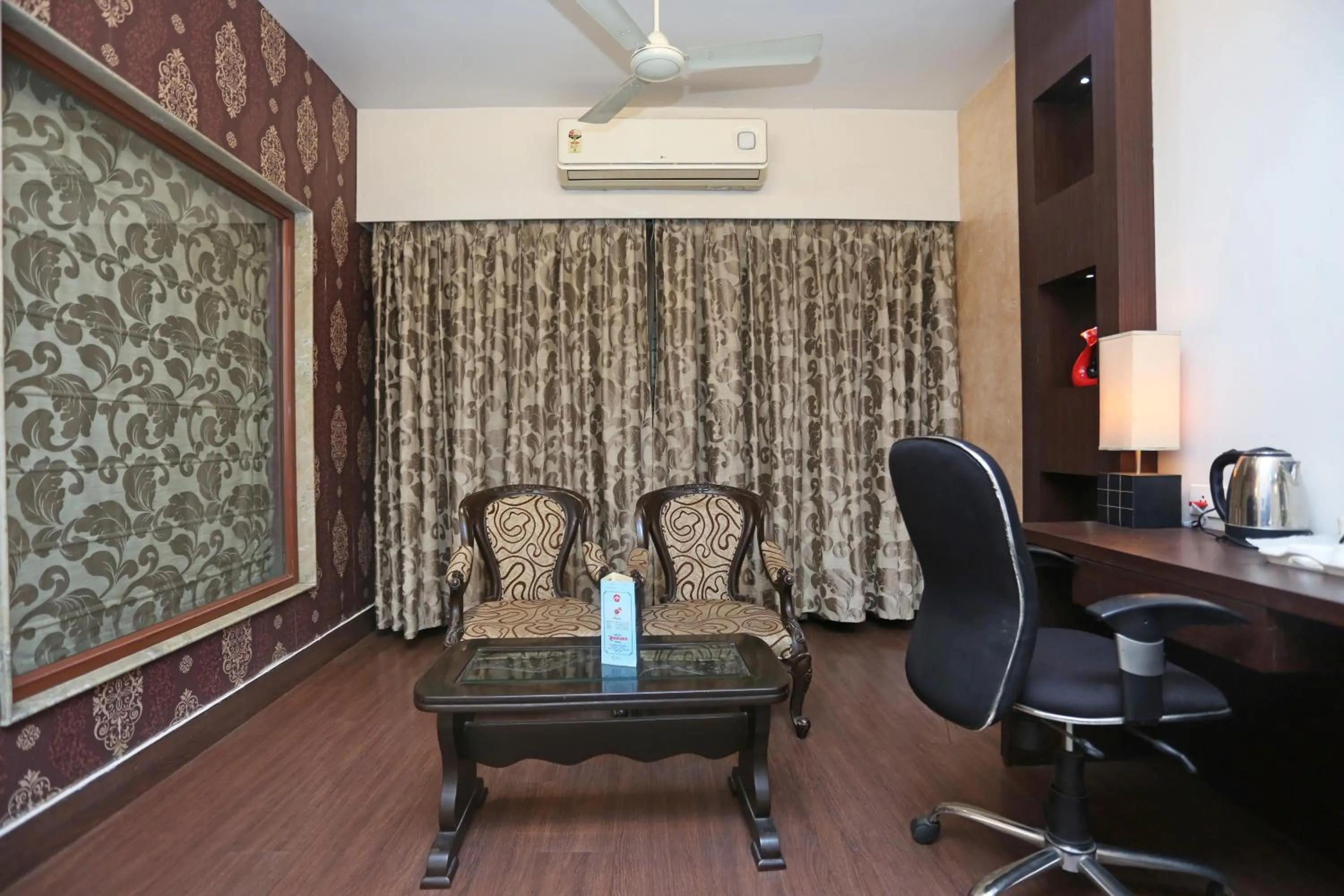 Living room in Hotel Rushabh Home
