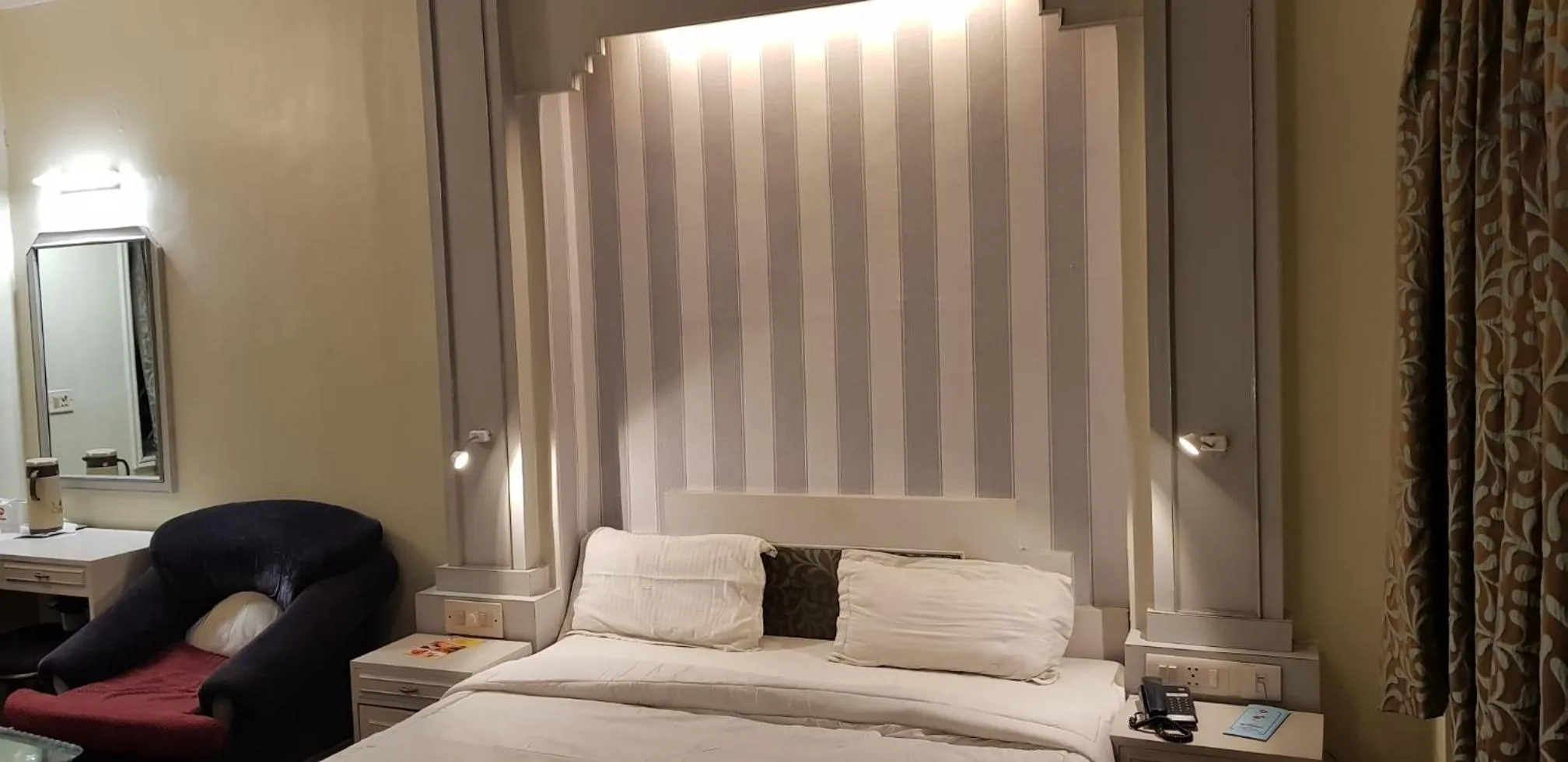 Bedroom, Bed in Hotel Rushabh Home