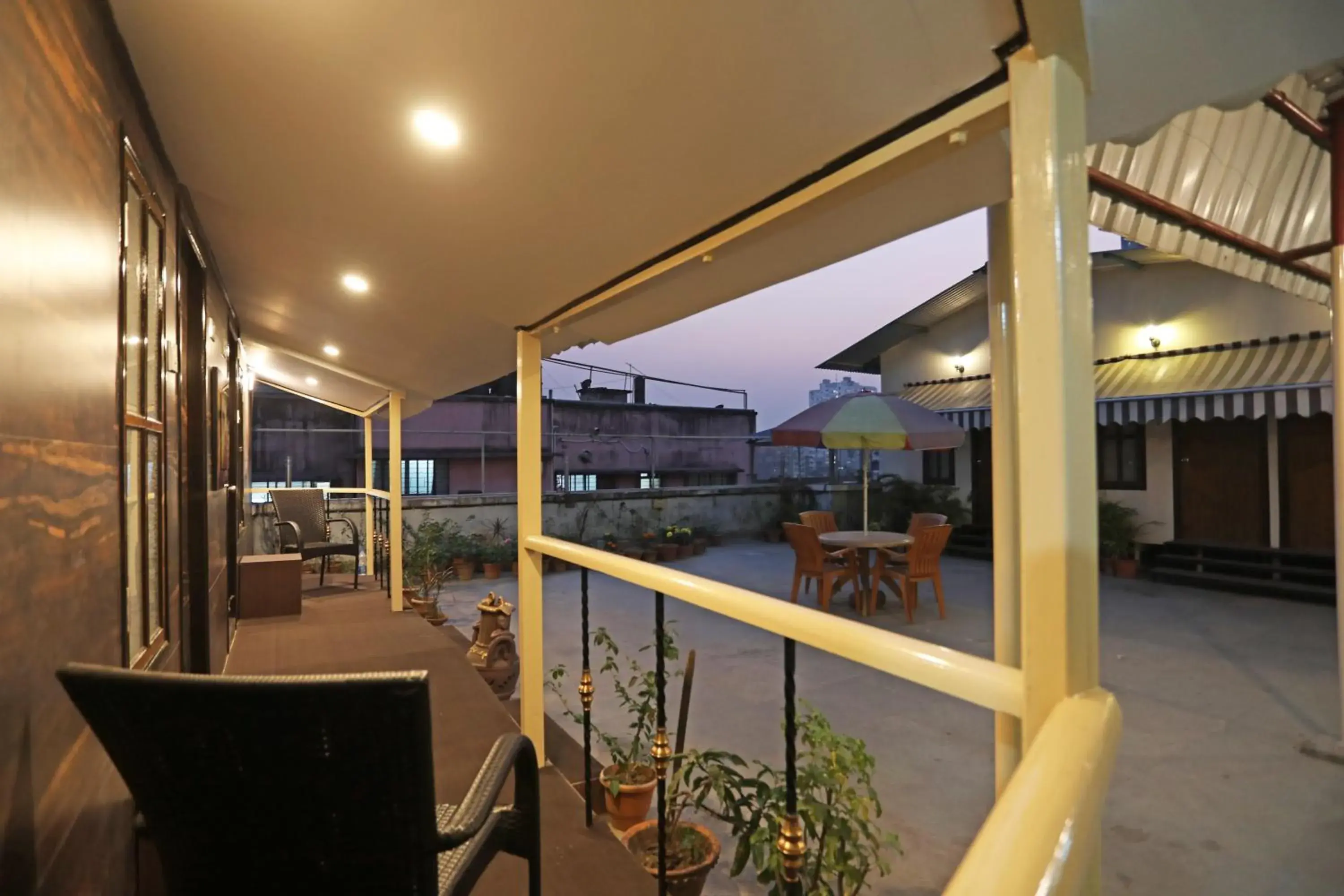 Property building in Hotel Rushabh Home Property building in Hotel Rushabh Home