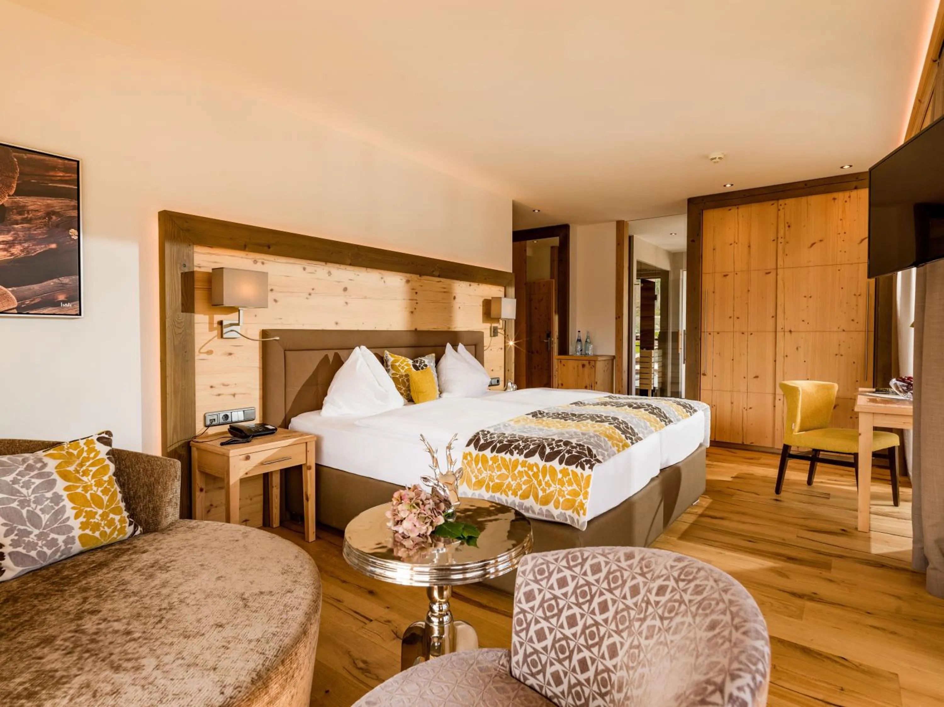 Bedroom, Bed in Hotel Zentral ****superior