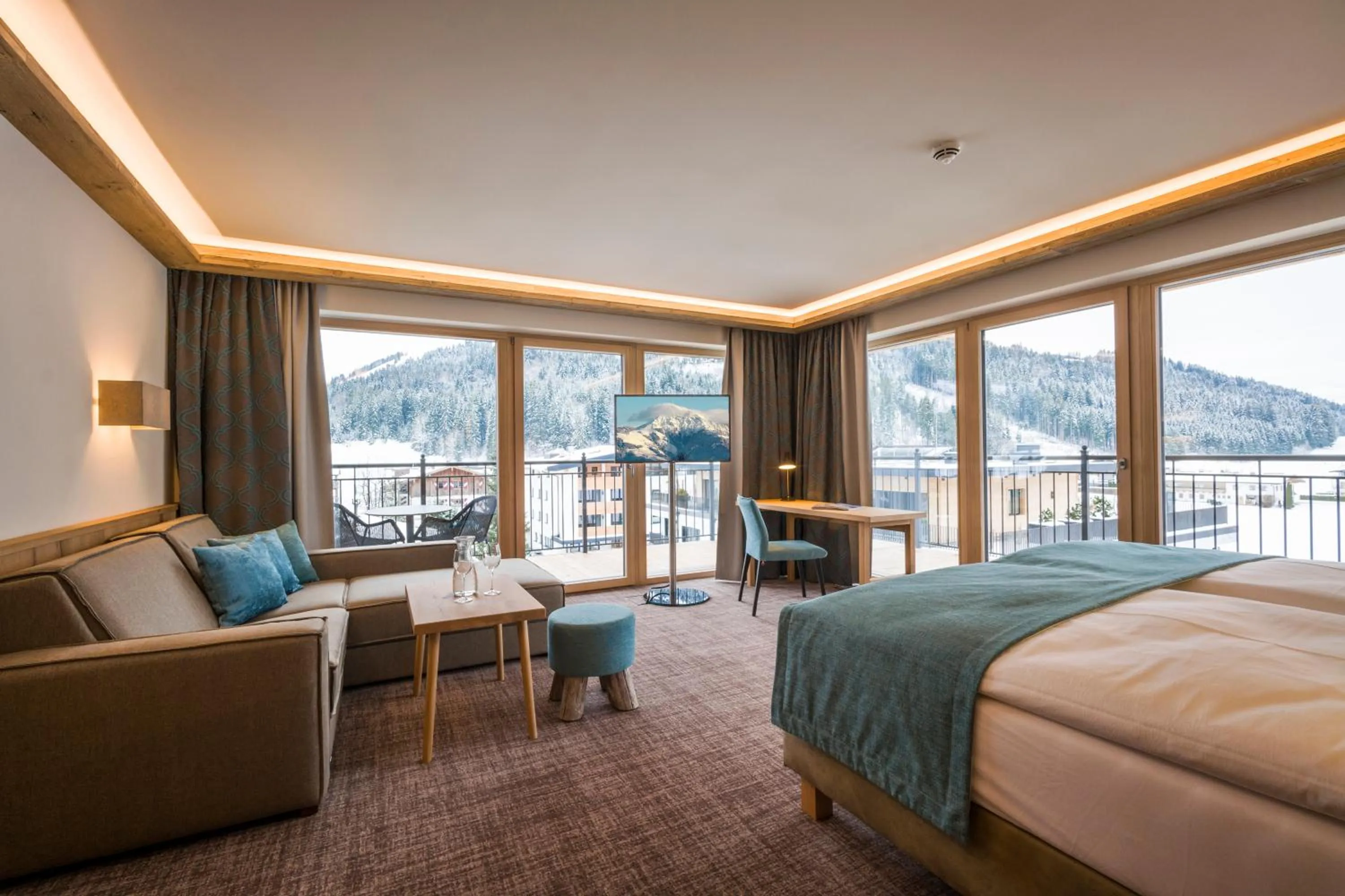 Photo of the whole room, Bed in Hotel Zentral ****superior