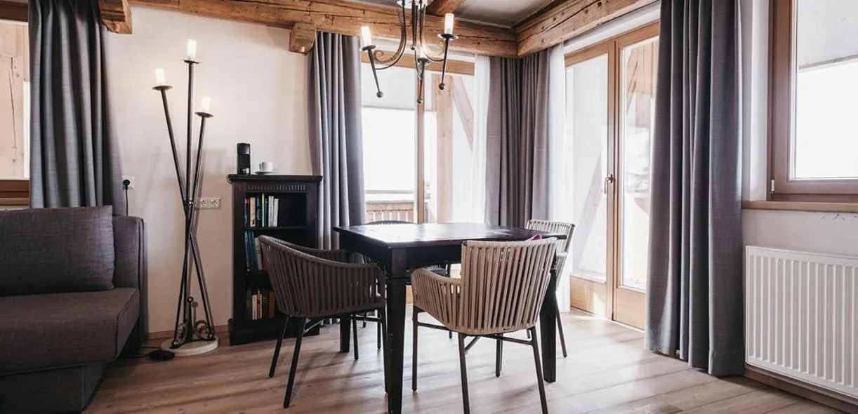 Seating area in Hotel Oberforsthof