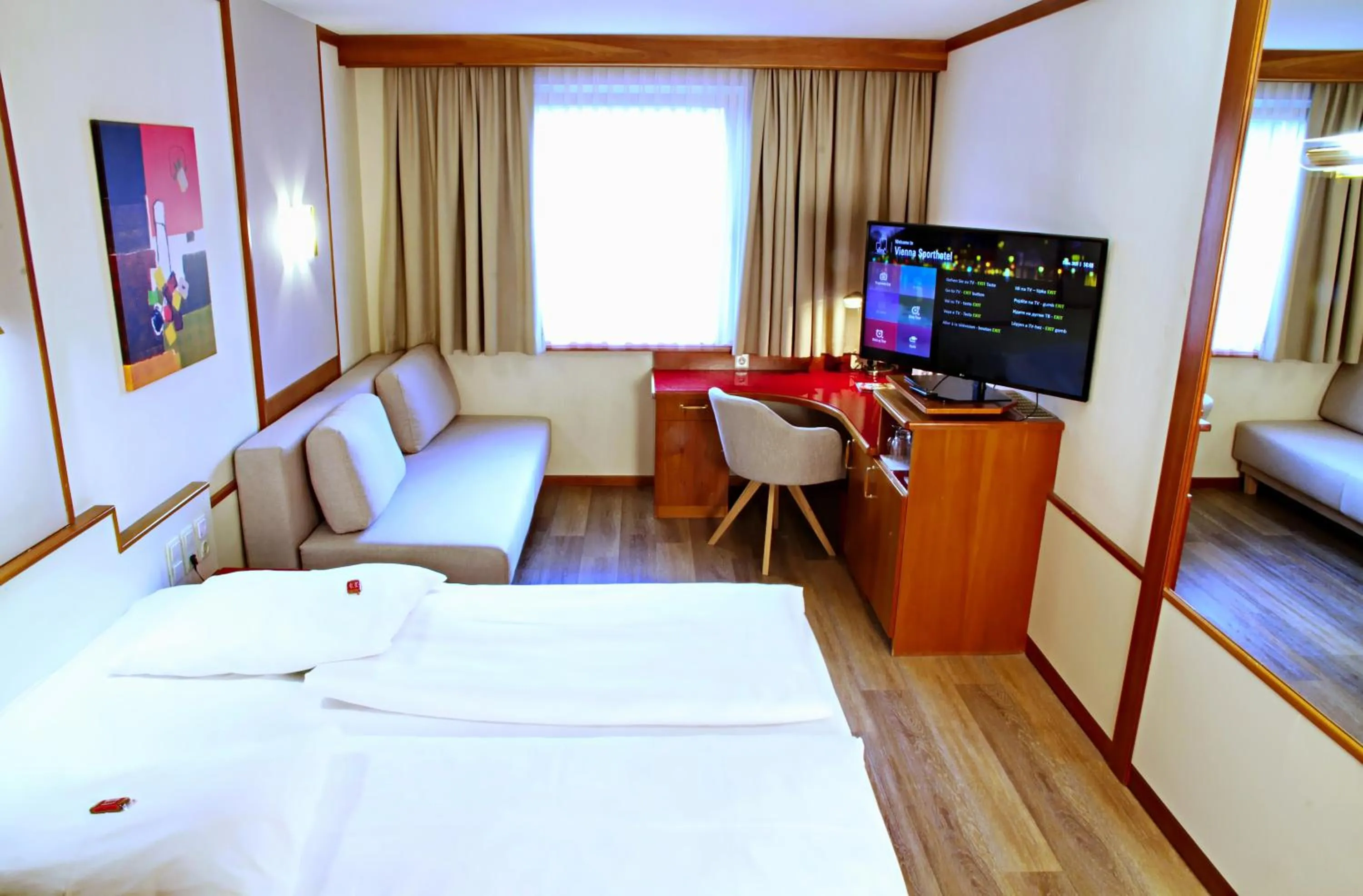 Bed in Vienna Sporthotel