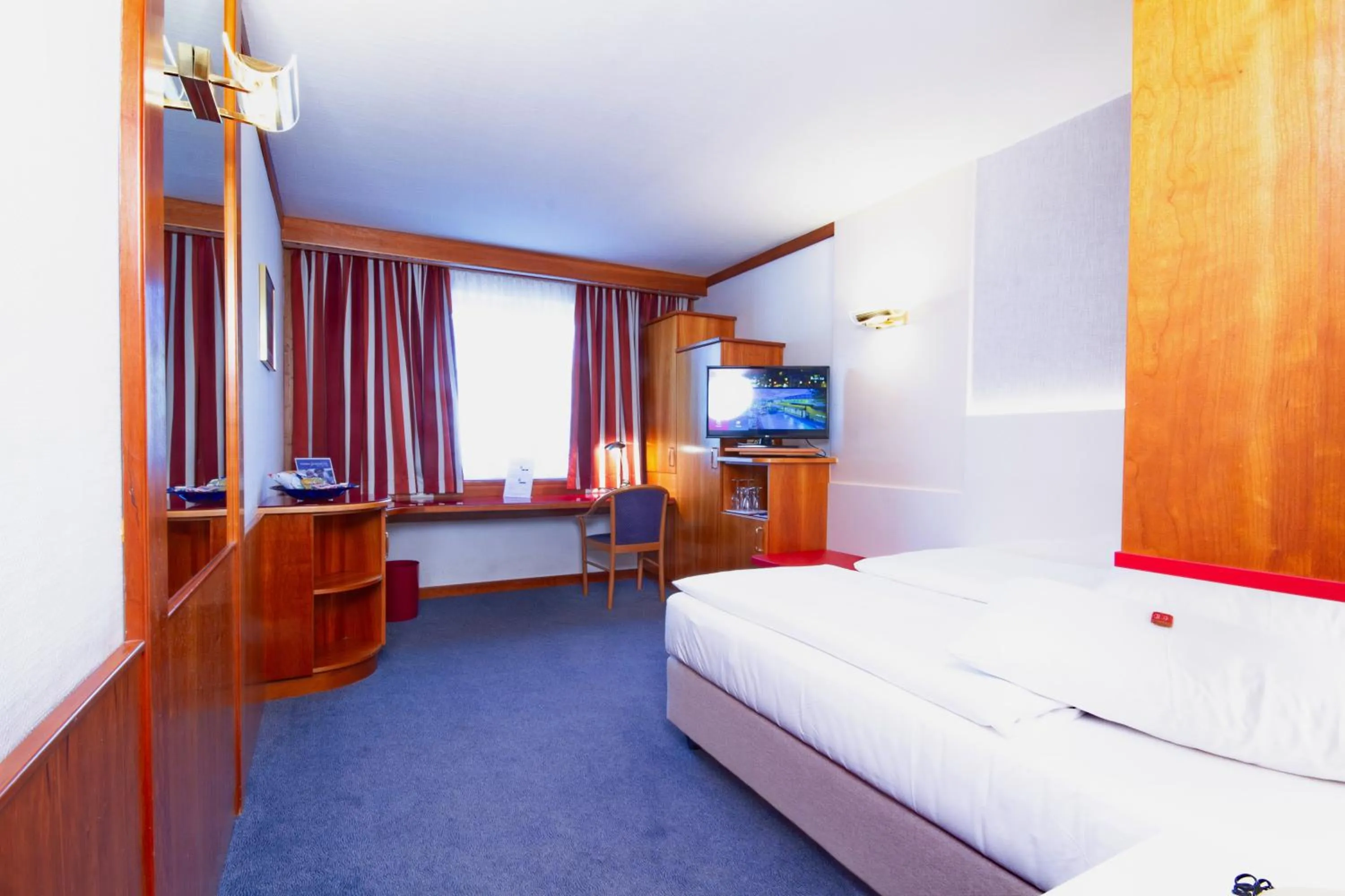 Bed in Vienna Sporthotel