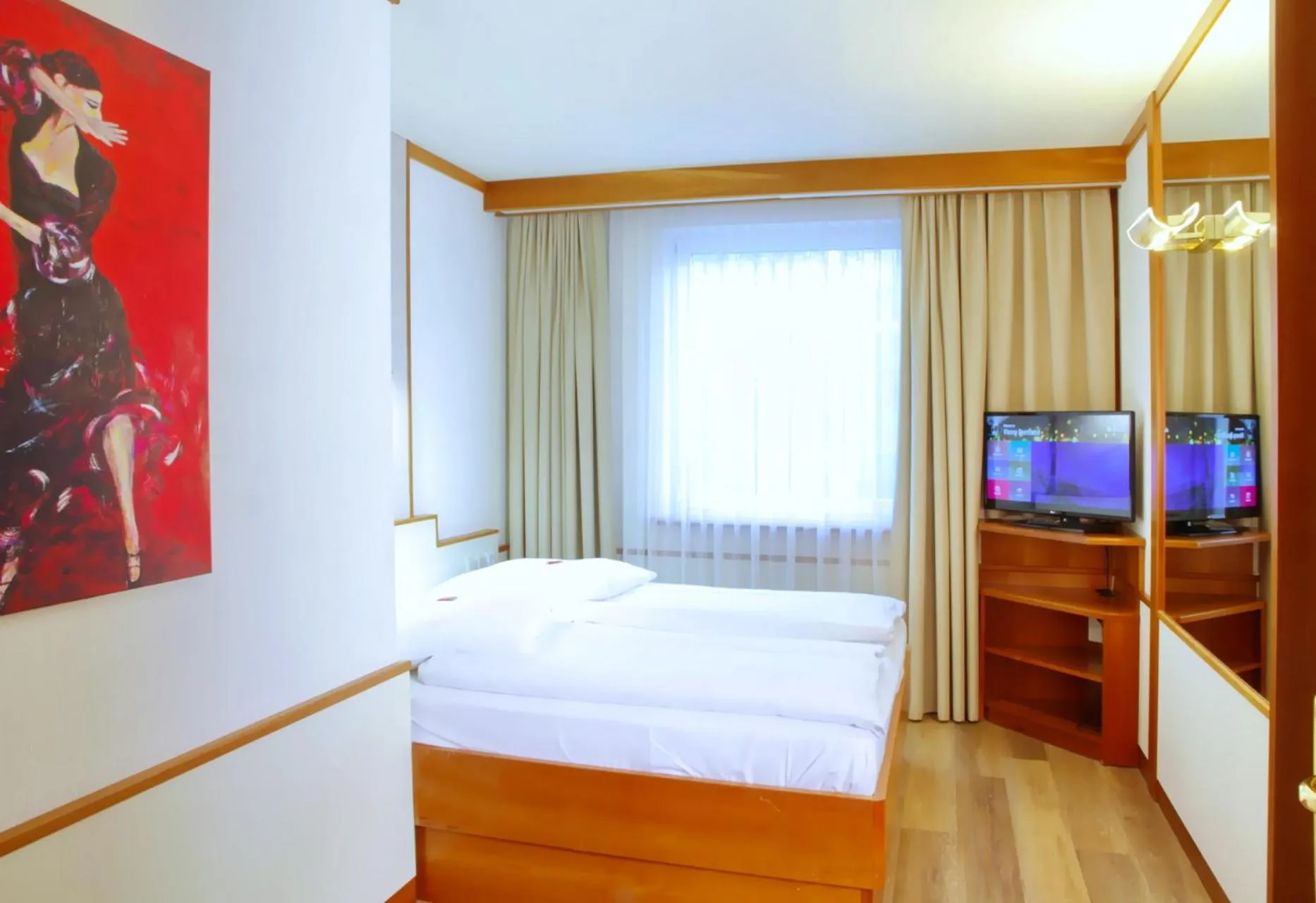 Bed in Vienna Sporthotel