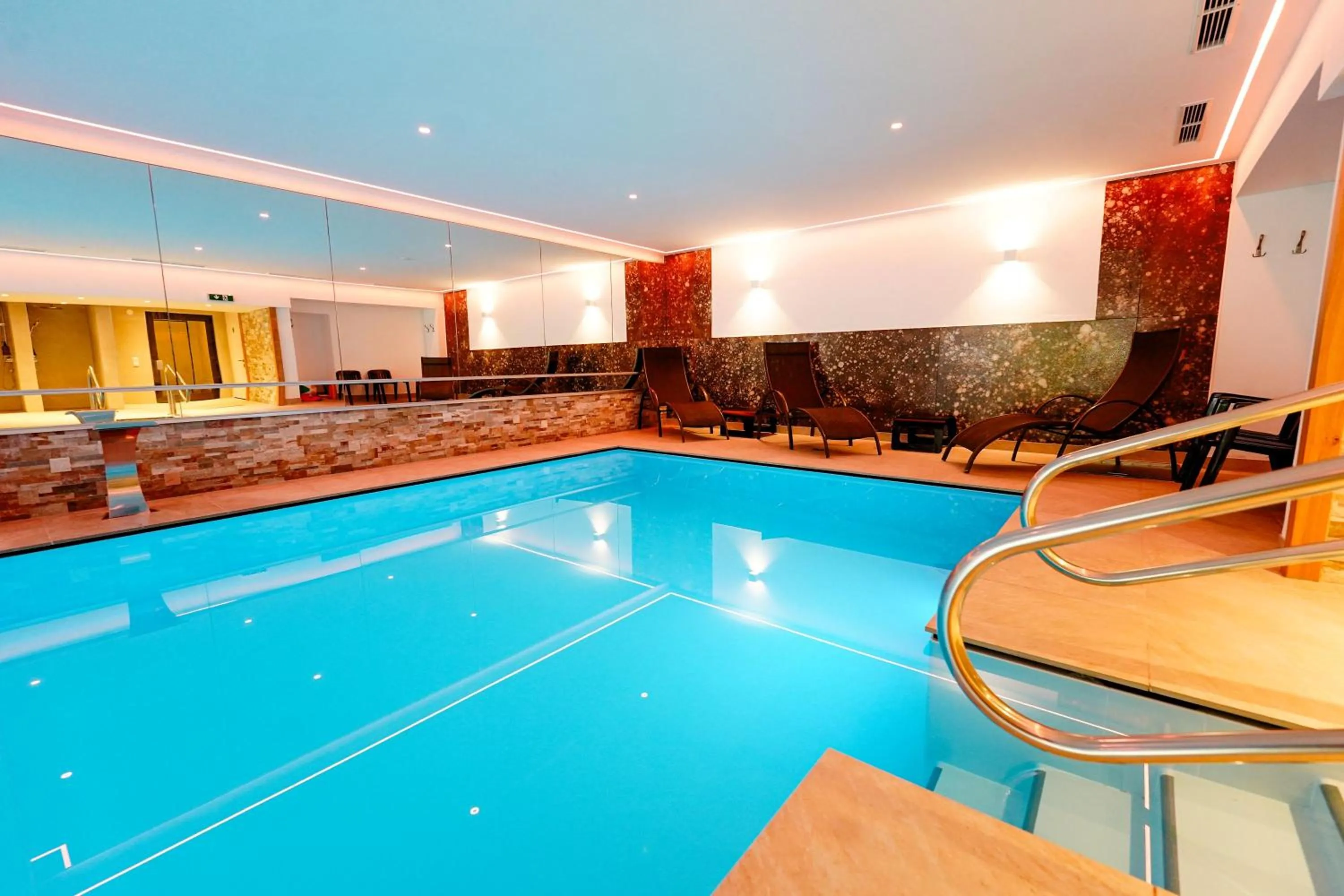 Swimming pool in Hotel Sonnhof