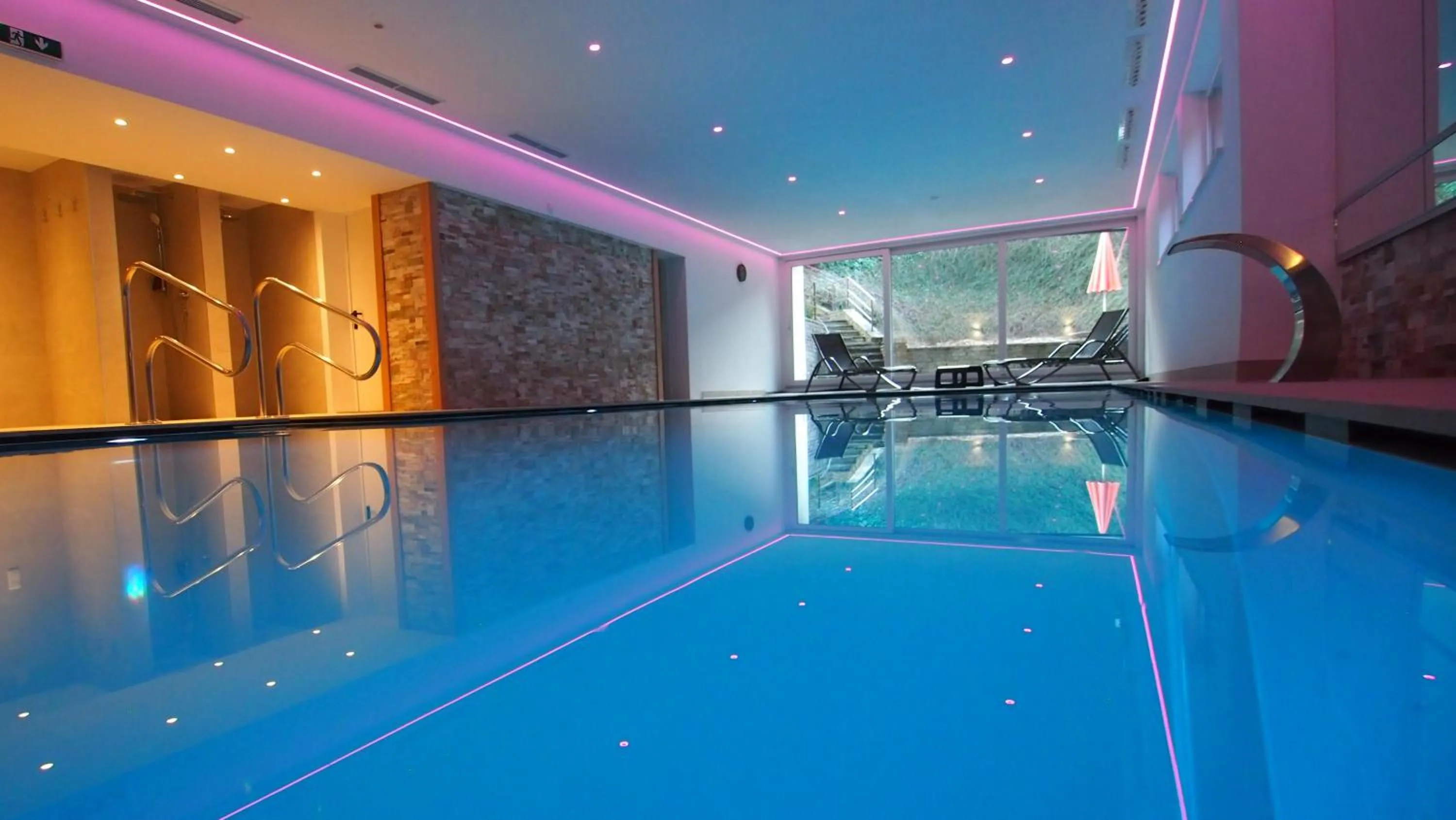 Swimming pool in Hotel Sonnhof