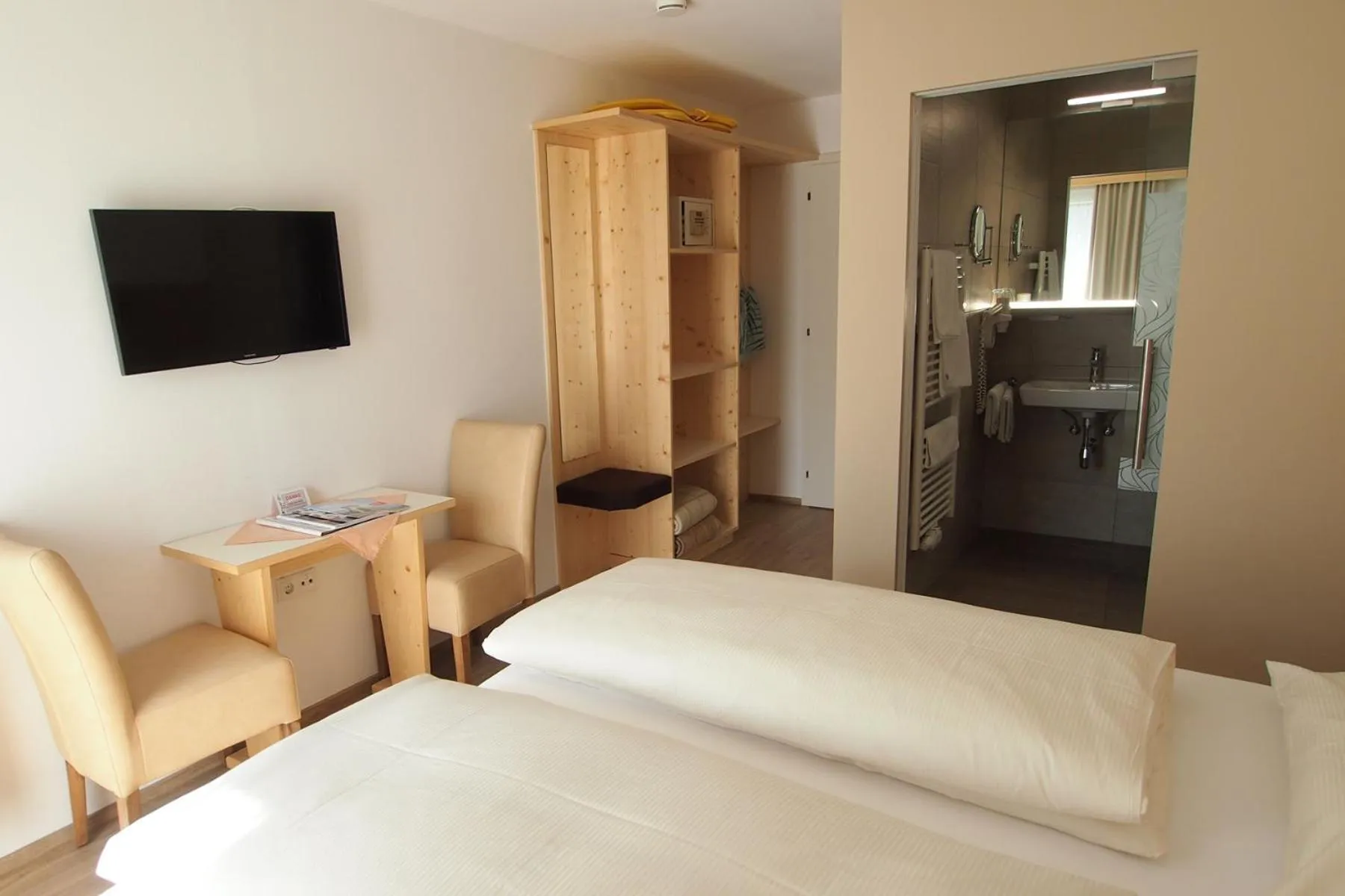 Photo of the whole room, Bed in Hotel Sonnhof