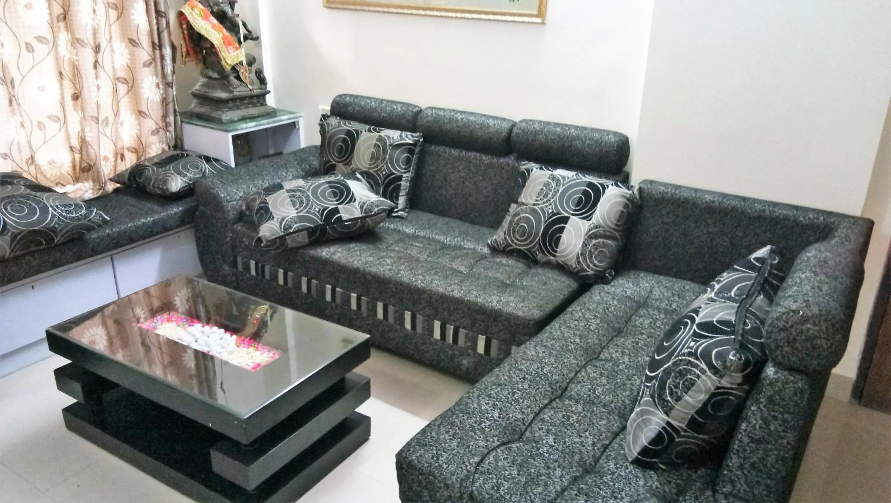 Day in Dragonfly Apartments Emerald