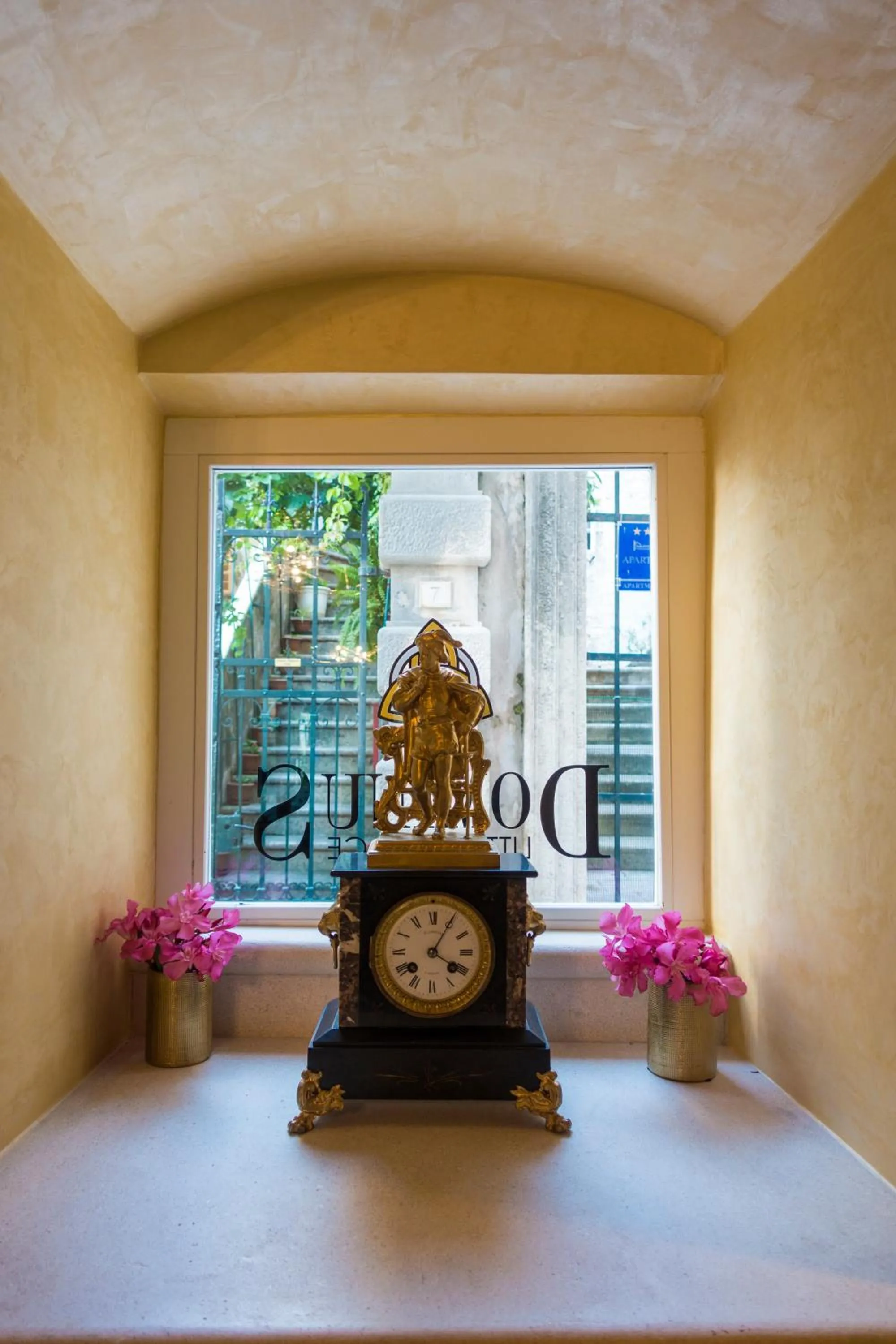 Decorative detail in Dominus Little Palace