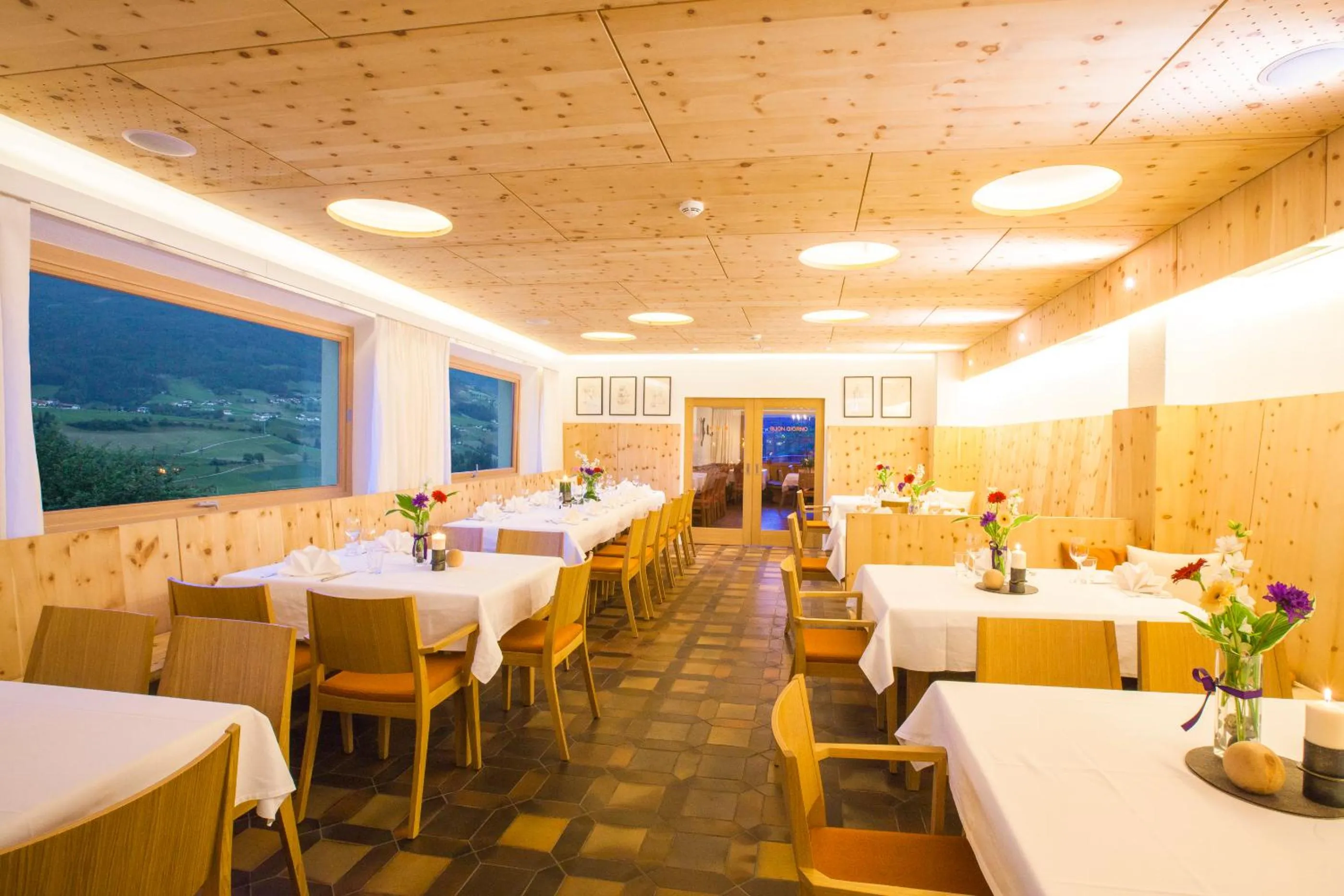 Restaurant/places to eat in Hotel Gasthof Handl