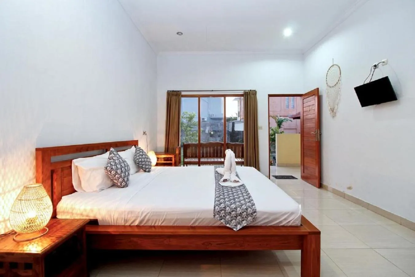 Bedroom, Bed in Dega Gardens