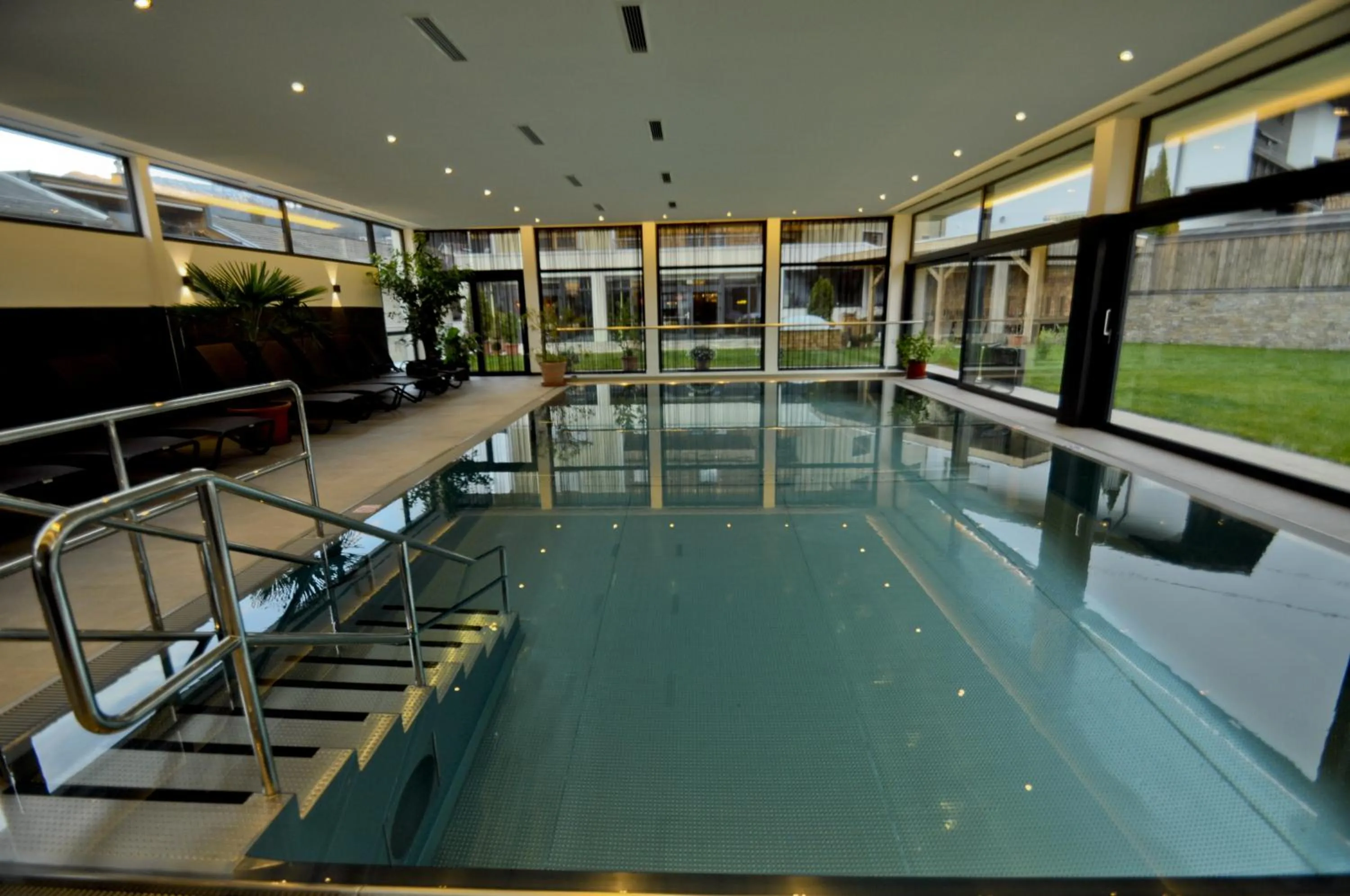 Swimming pool in Hotel Rettenberg