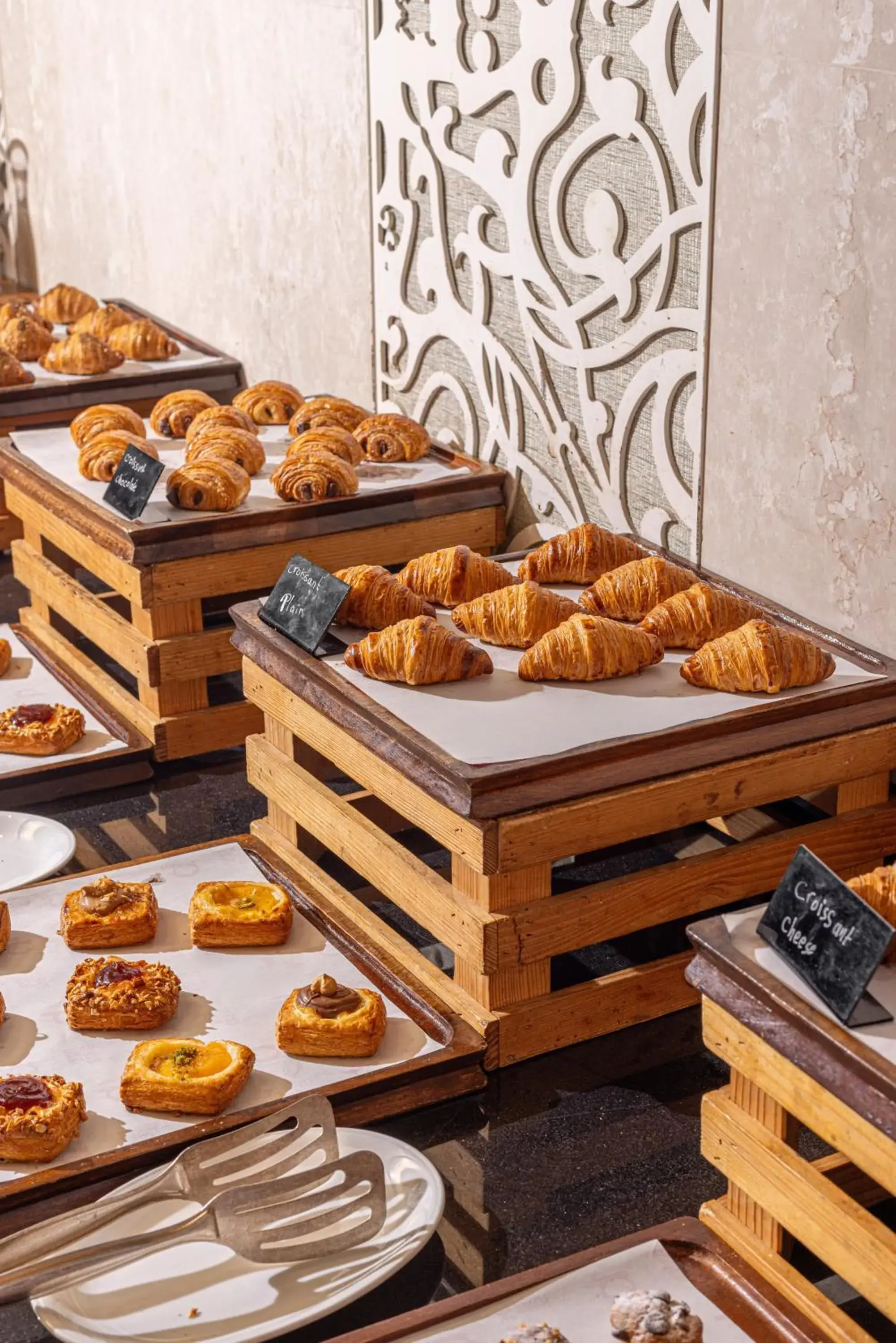 Restaurant/places to eat in Kempinski Summerland Hotel & Resort Beirut Restaurant/places to eat in Kempinski Summerland Hotel & Resort Beirut