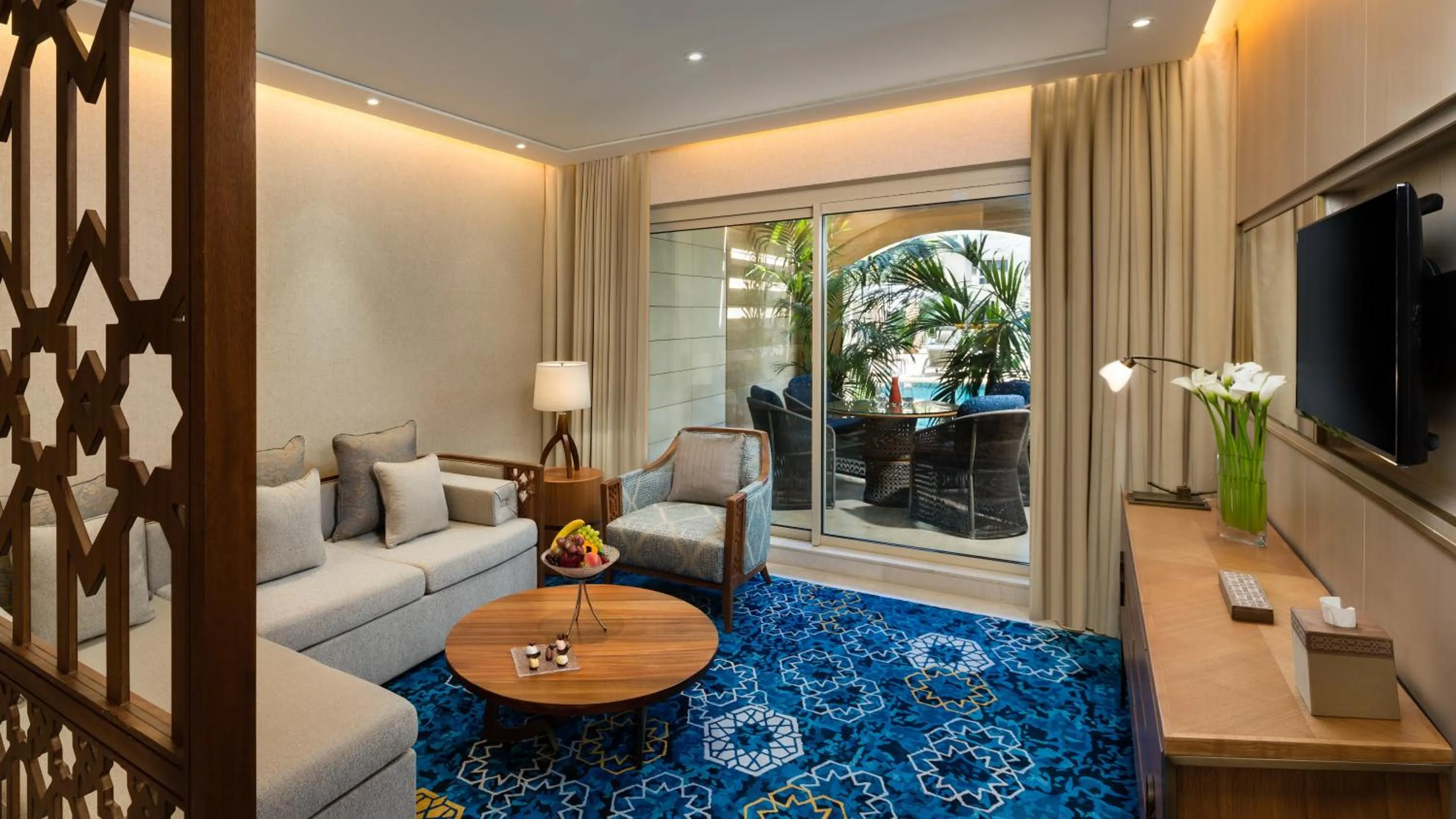 Shower, Bed in Kempinski Summerland Hotel & Resort Beirut