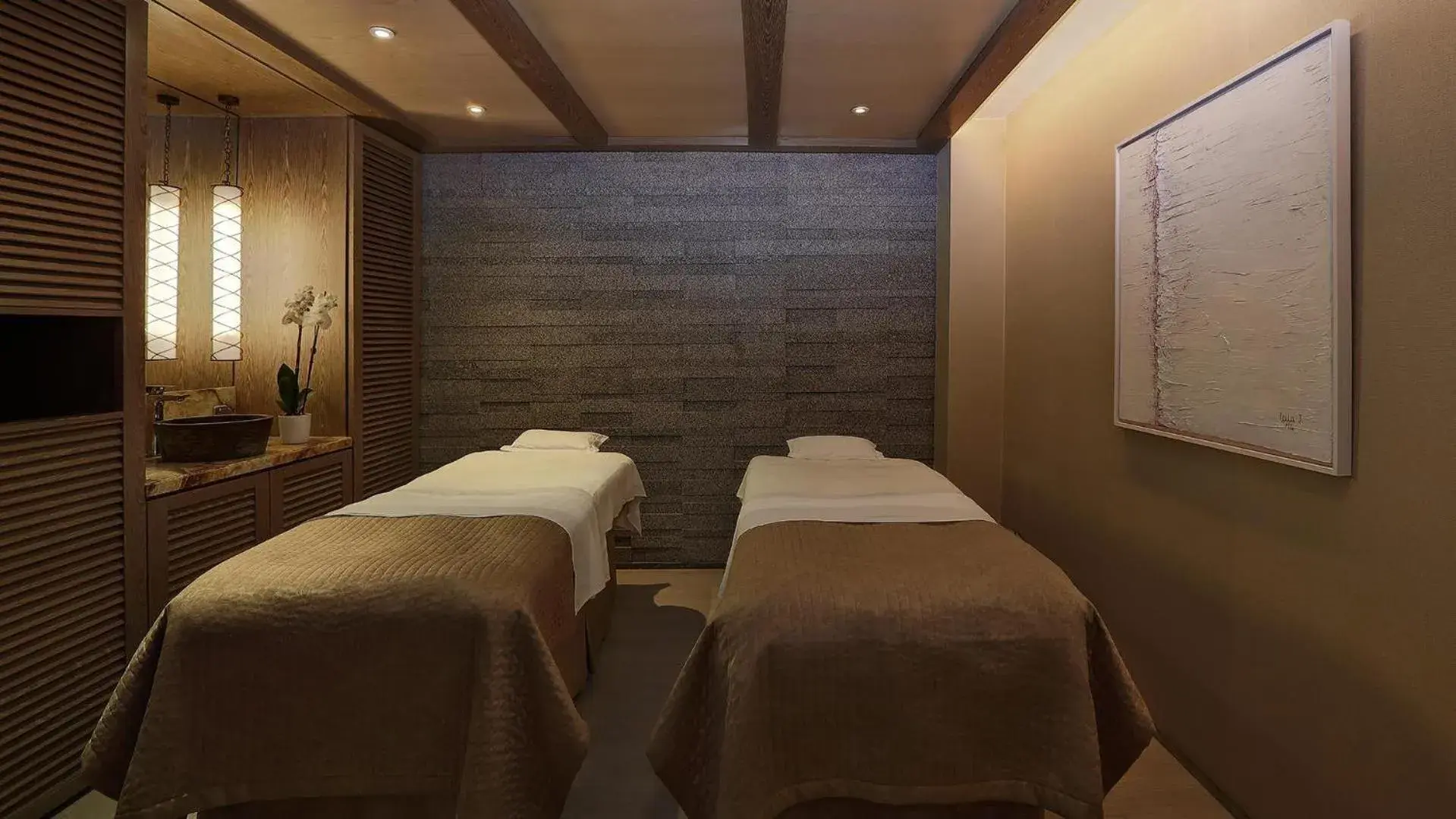 Spa and wellness centre/facilities in Kempinski Summerland Hotel & Resort Beirut Spa and wellness centre/facilities in Kempinski Summerland Hotel & Resort Beirut