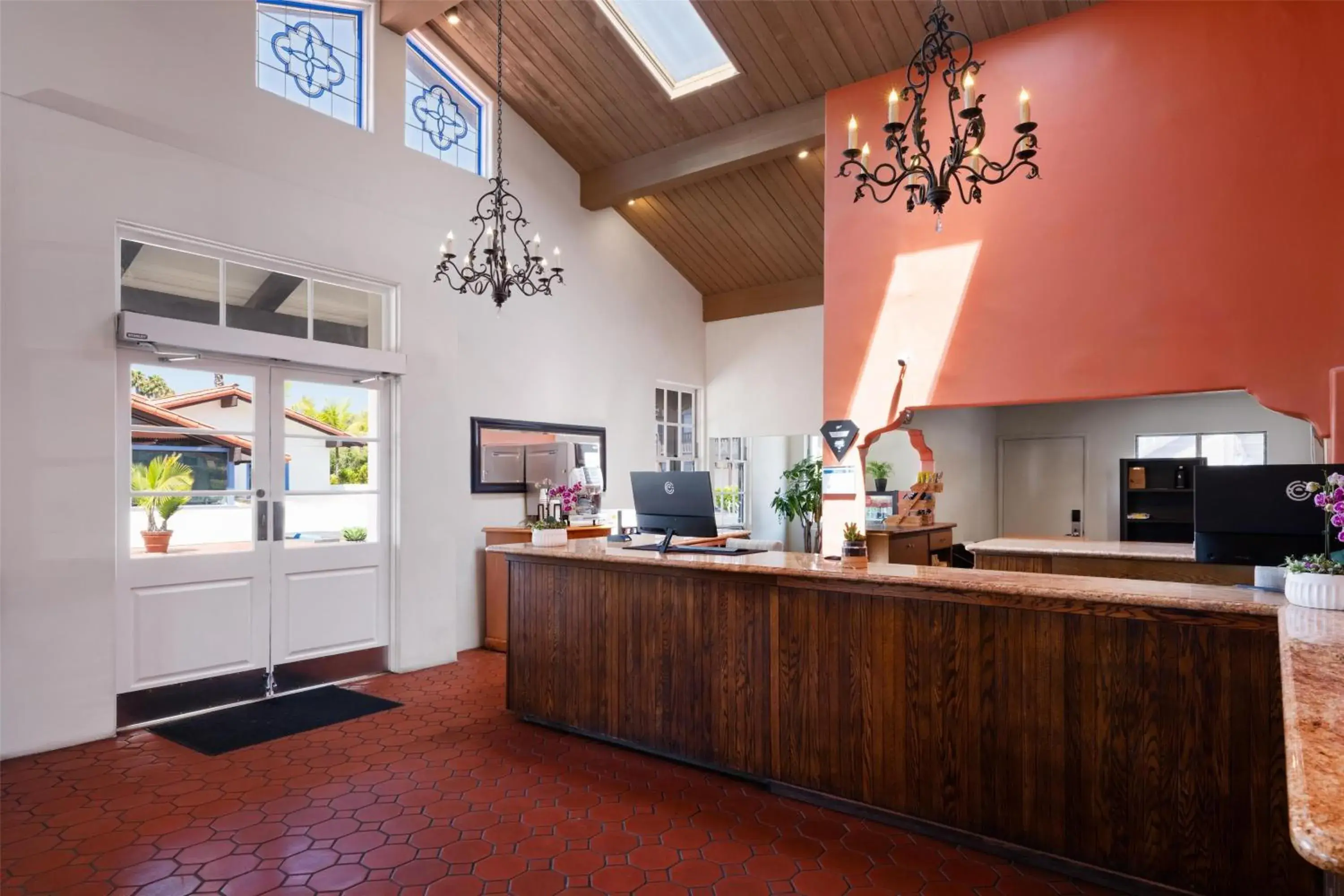 Lobby or reception in Best Western Plus Pepper Tree Inn Lobby or reception in Best Western Plus Pepper Tree Inn