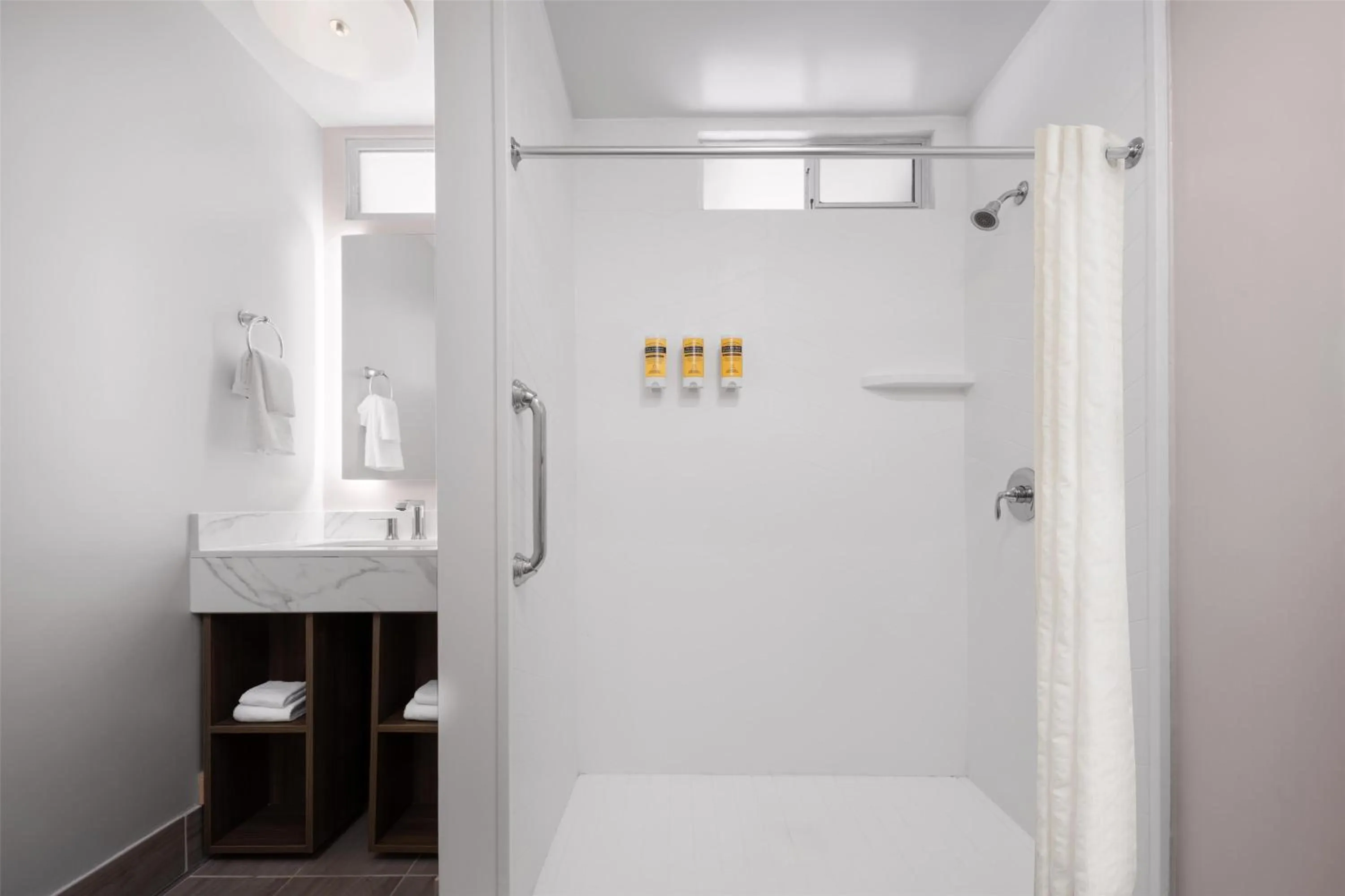 Bathroom in Best Western Plus Pepper Tree Inn