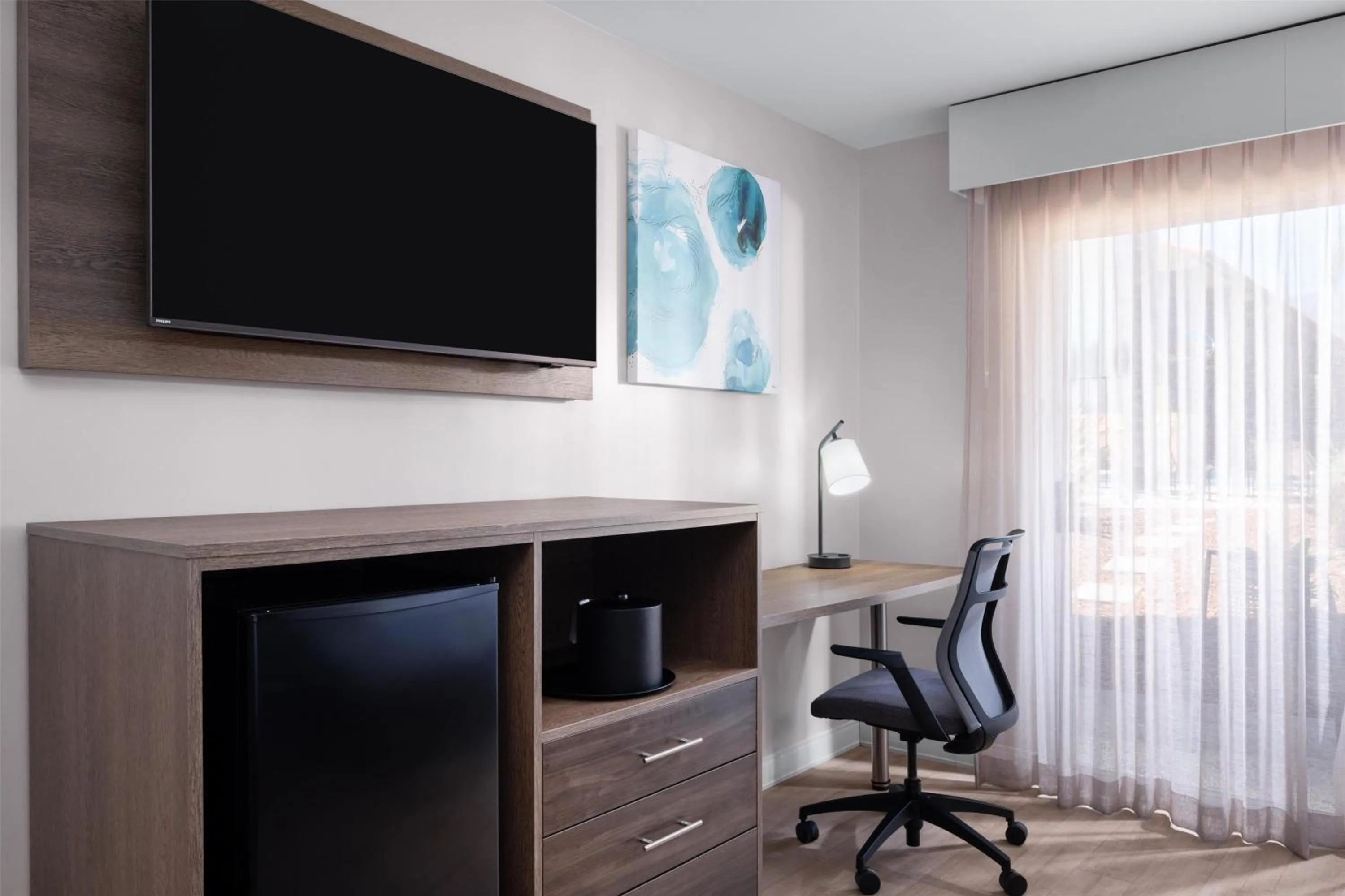 Bedroom in Best Western Plus Pepper Tree Inn