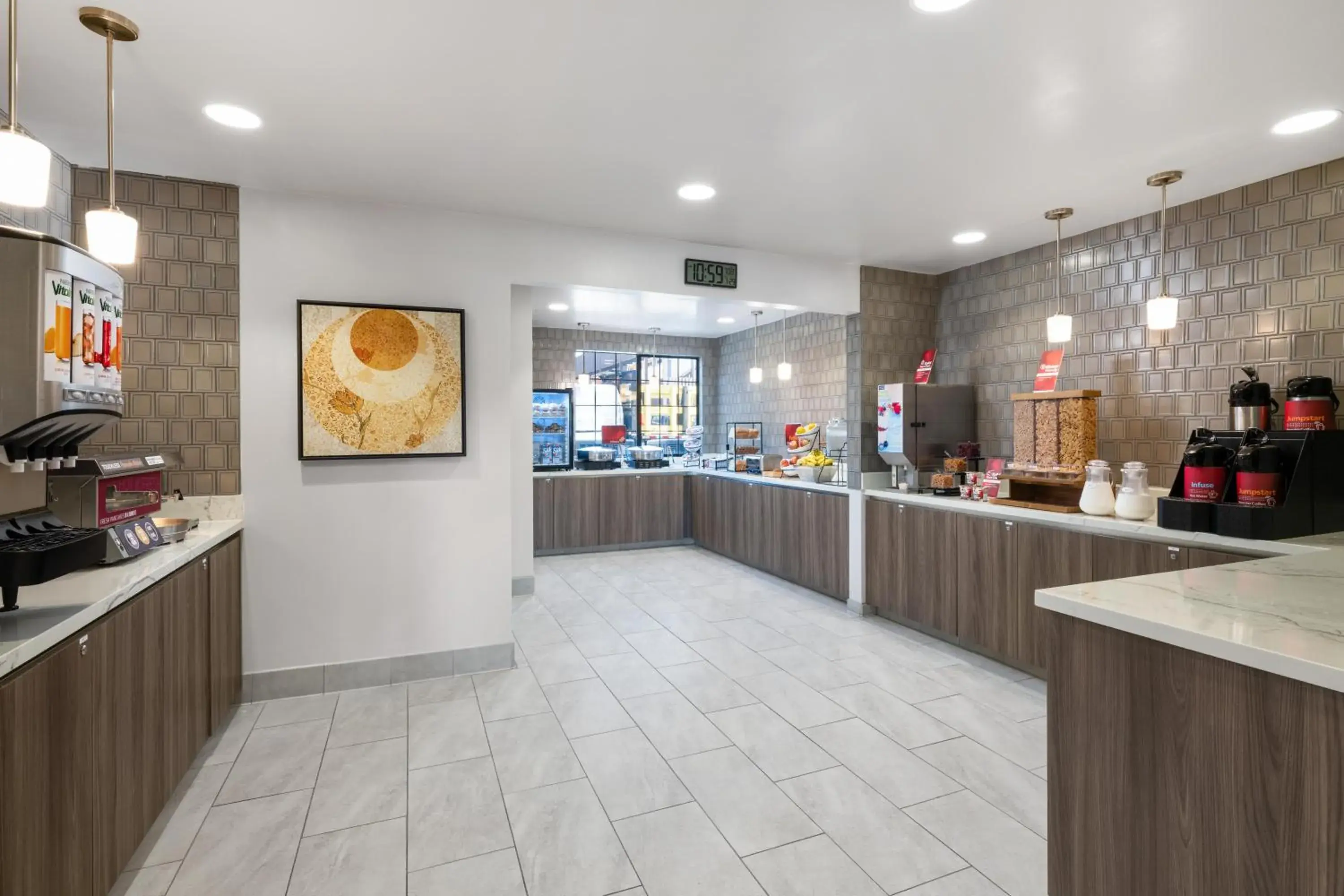 Breakfast in Best Western Plus Pepper Tree Inn Breakfast in Best Western Plus Pepper Tree Inn