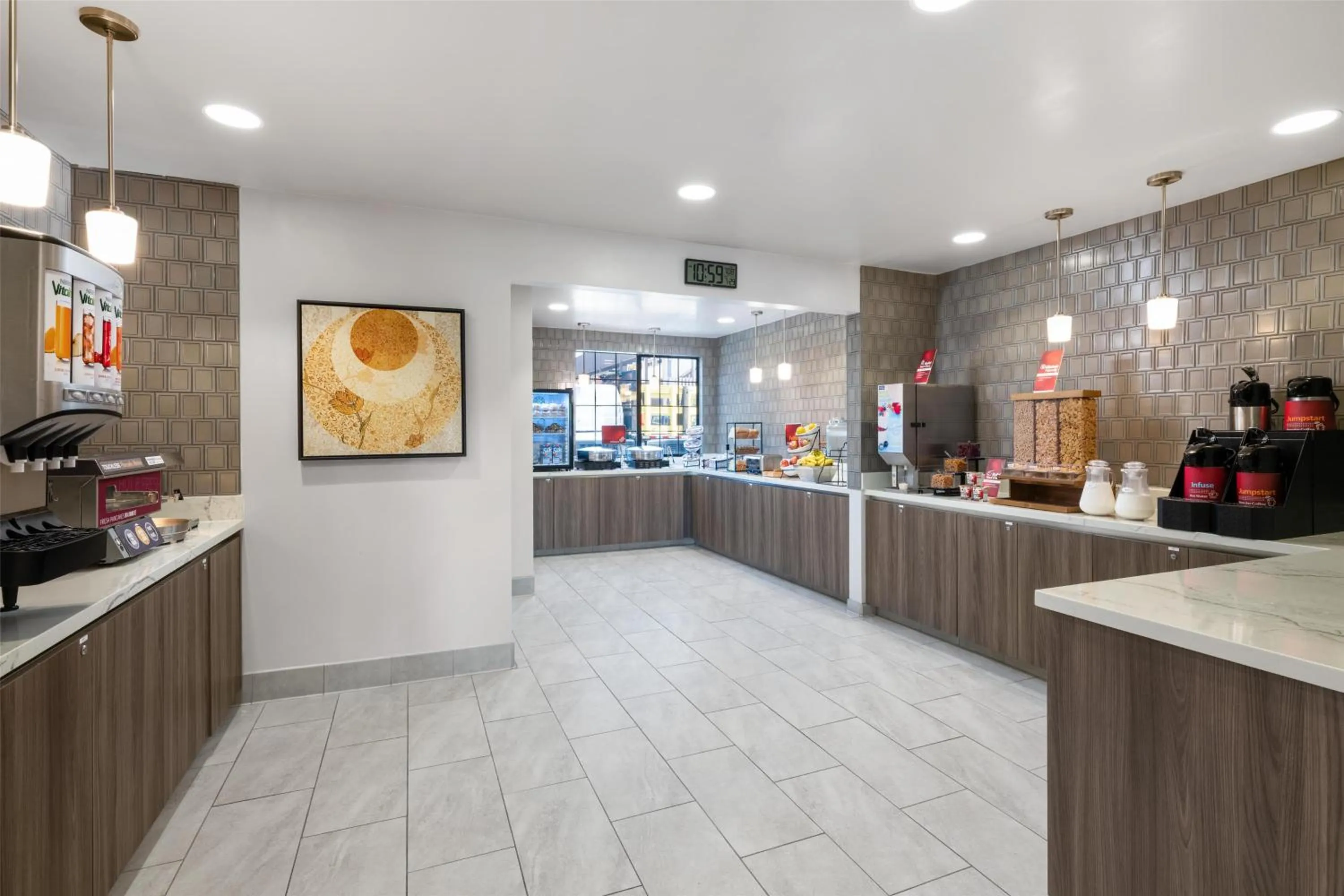 Breakfast in Best Western Plus Pepper Tree Inn