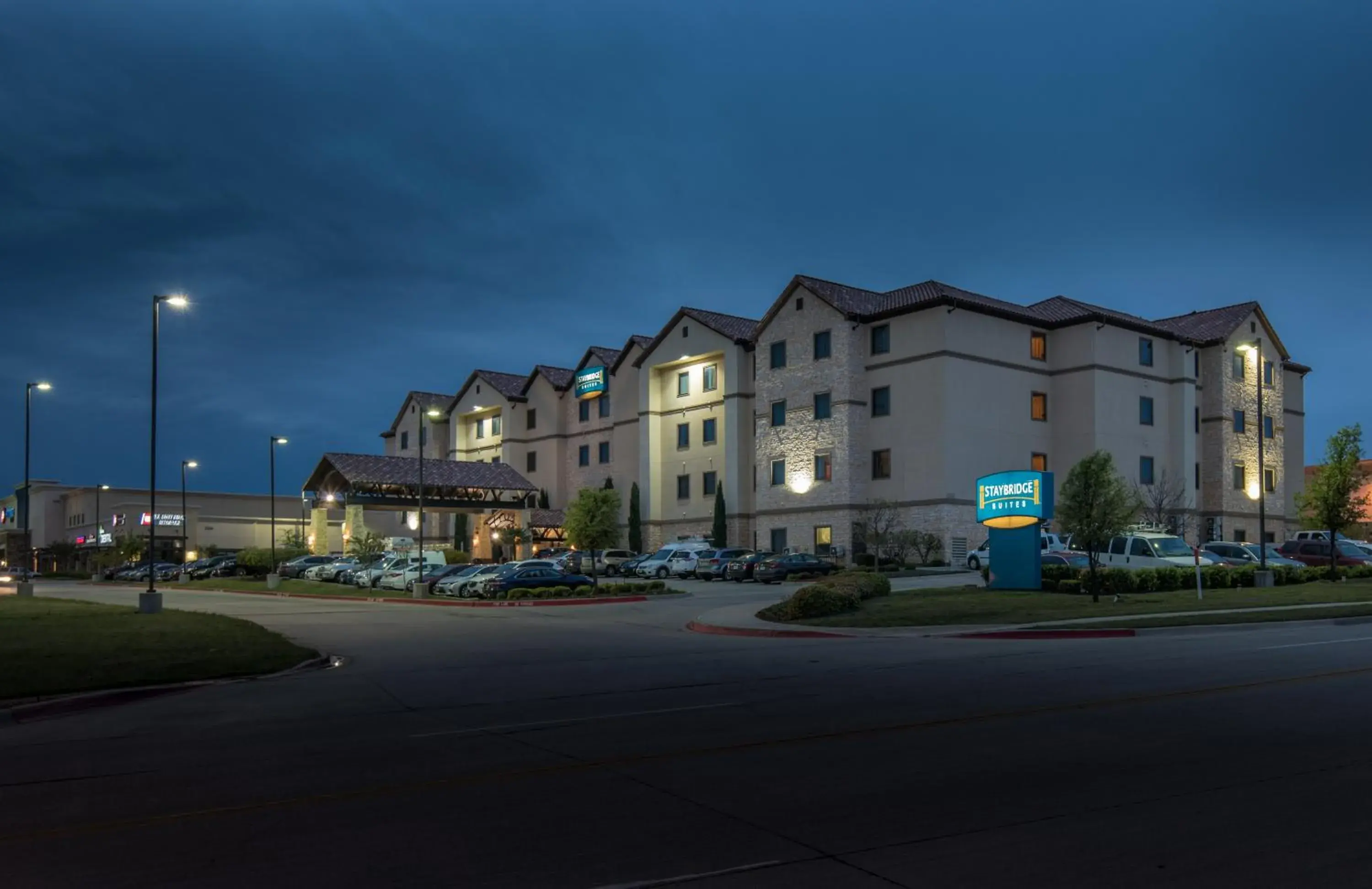 Property building in Staybridge Suites DFW Airport North by IHG Property building in Staybridge Suites DFW Airport North by IHG
