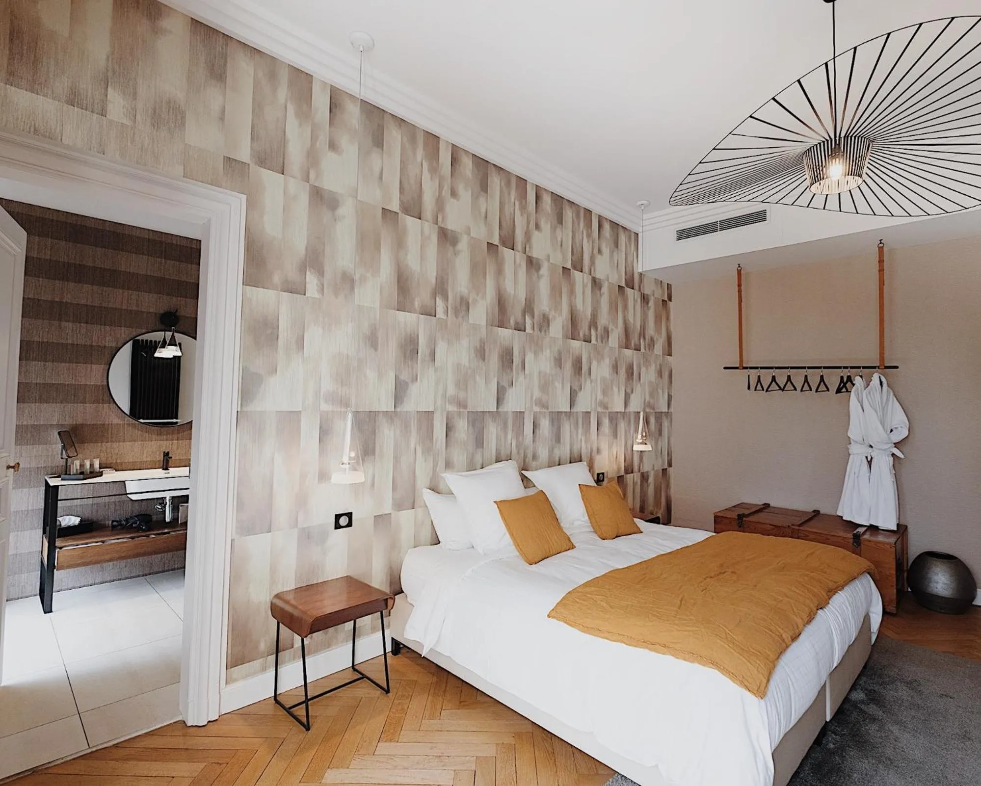 Photo of the whole room, Bed in La Villa Guy & Spa - Teritoria