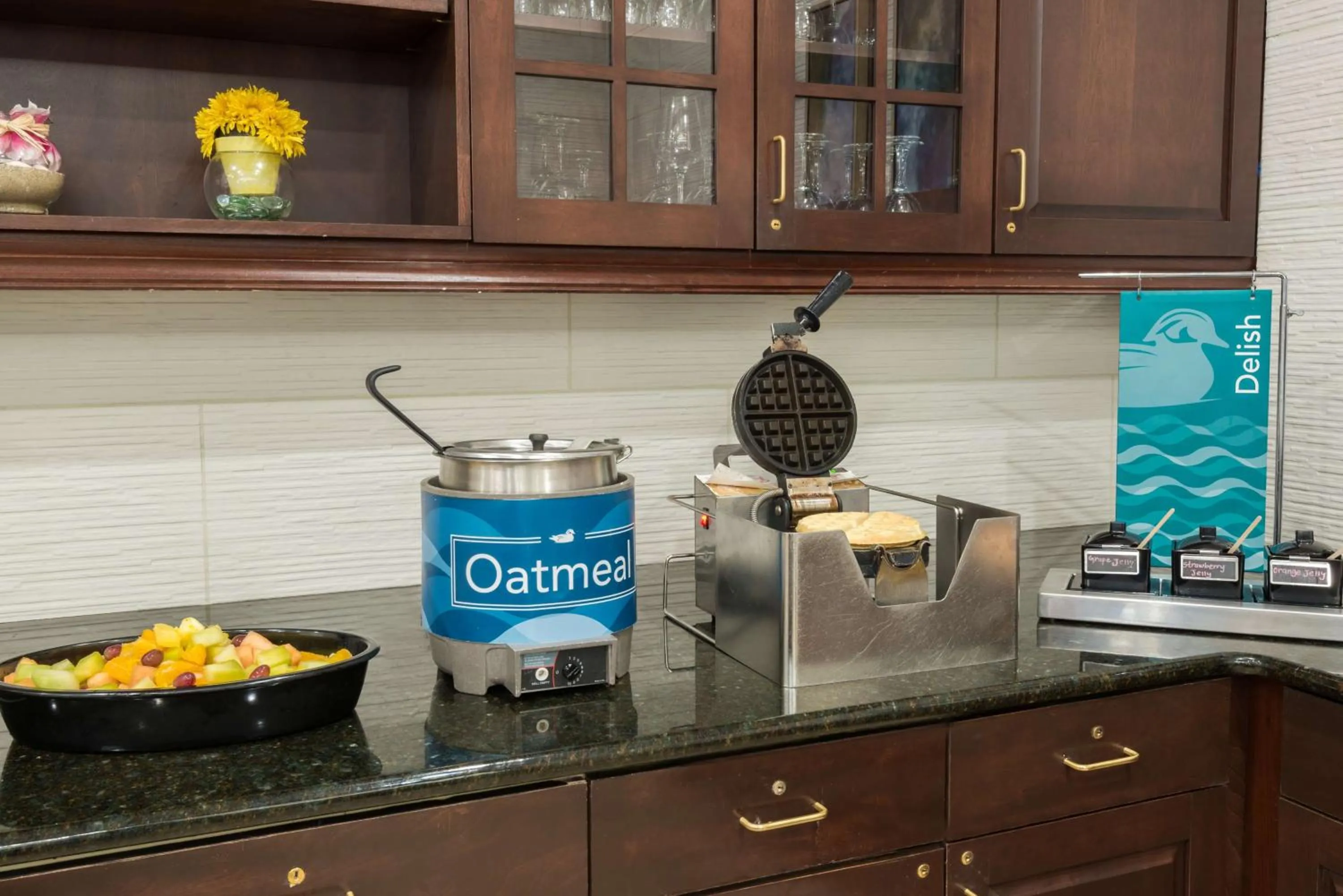 Breakfast in Homewood Suites by Hilton Holyoke-Springfield/North