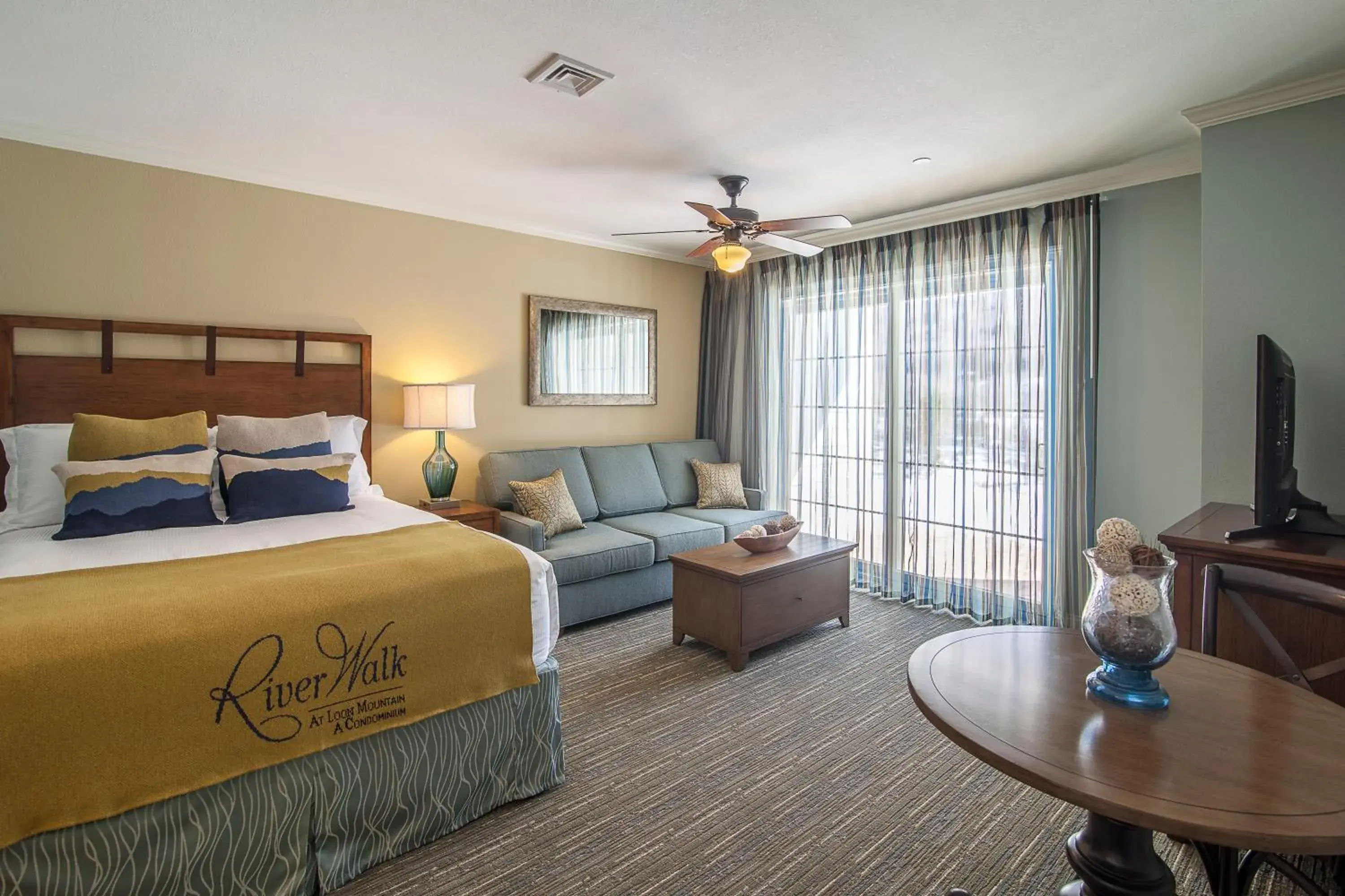 Bed in RiverWalk Resort at Loon Mountain Bed in RiverWalk Resort at Loon Mountain