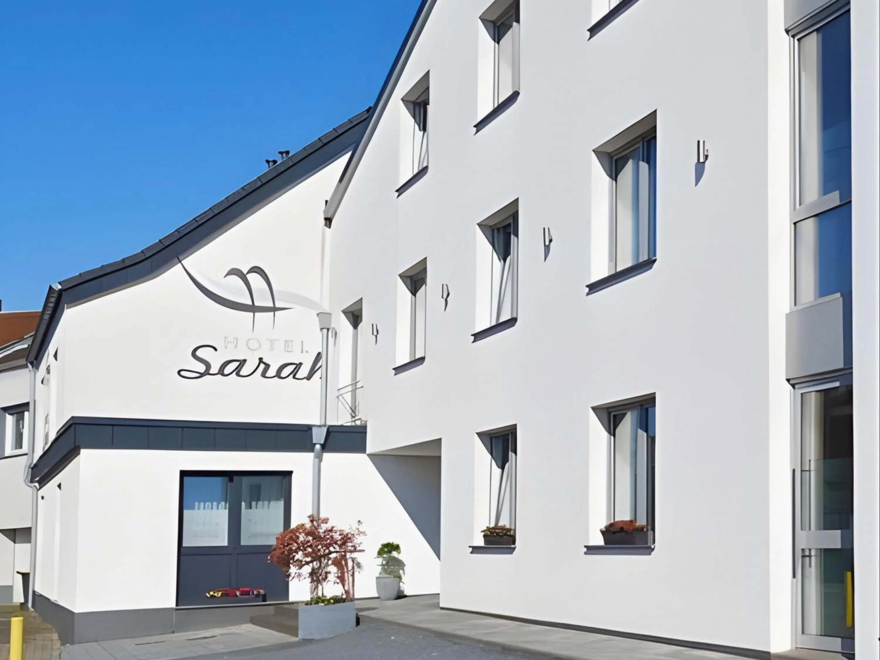 Property building in Hotel Sarah