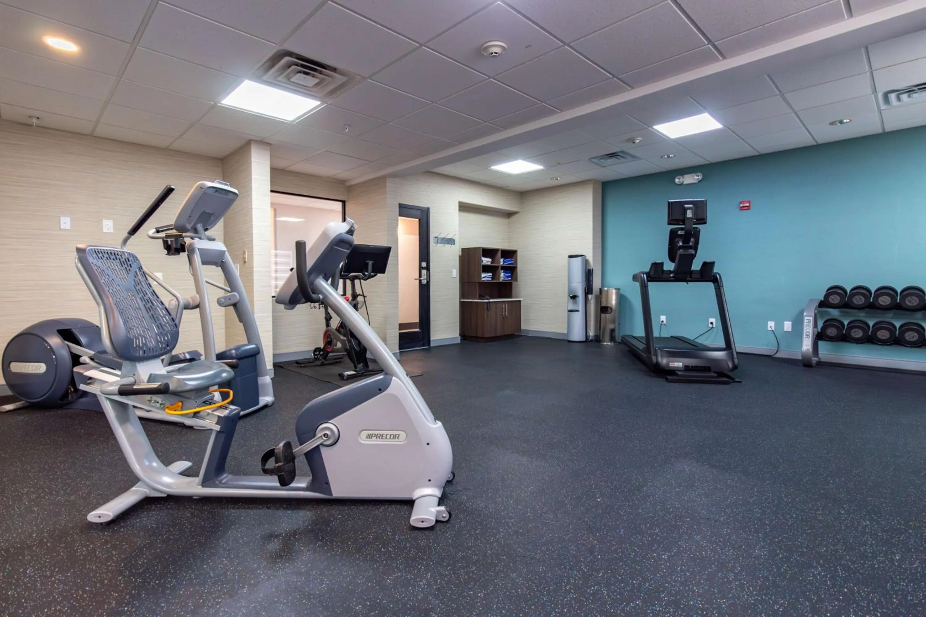 Fitness centre/facilities in Hampton Inn & Suites Denton