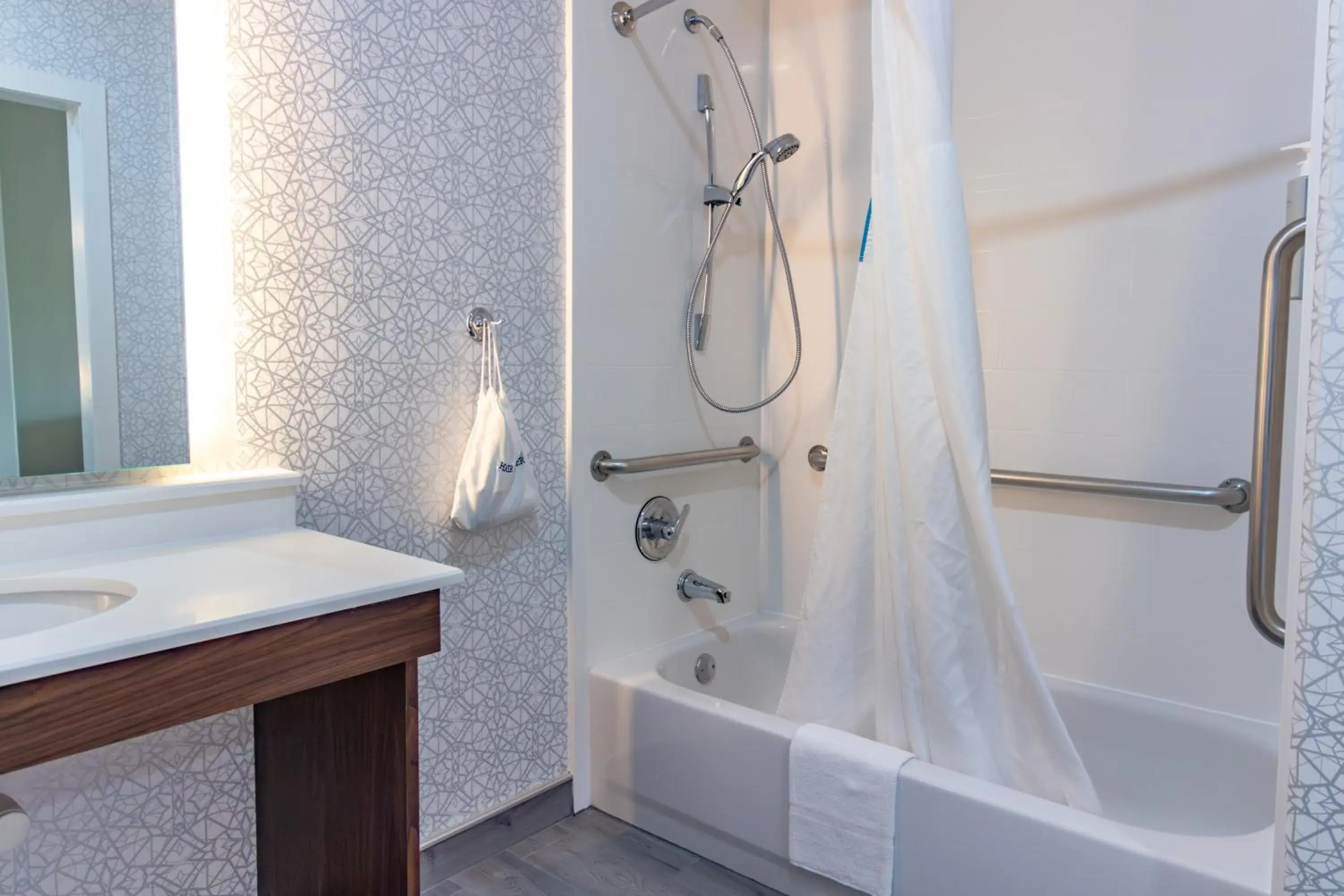 King Studio - Mobility and Hearing Access/Non-Smoking in Hampton Inn & Suites Denton King Studio - Mobility and Hearing Access/Non-Smoking in Hampton Inn & Suites Denton