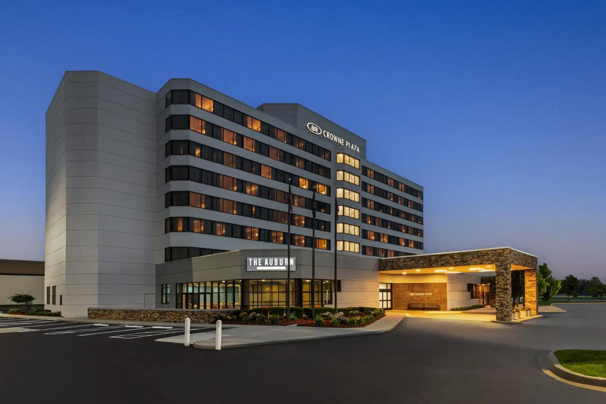 Property building in Crowne Plaza Auburn Hills by IHG Property building in Crowne Plaza Auburn Hills by IHG