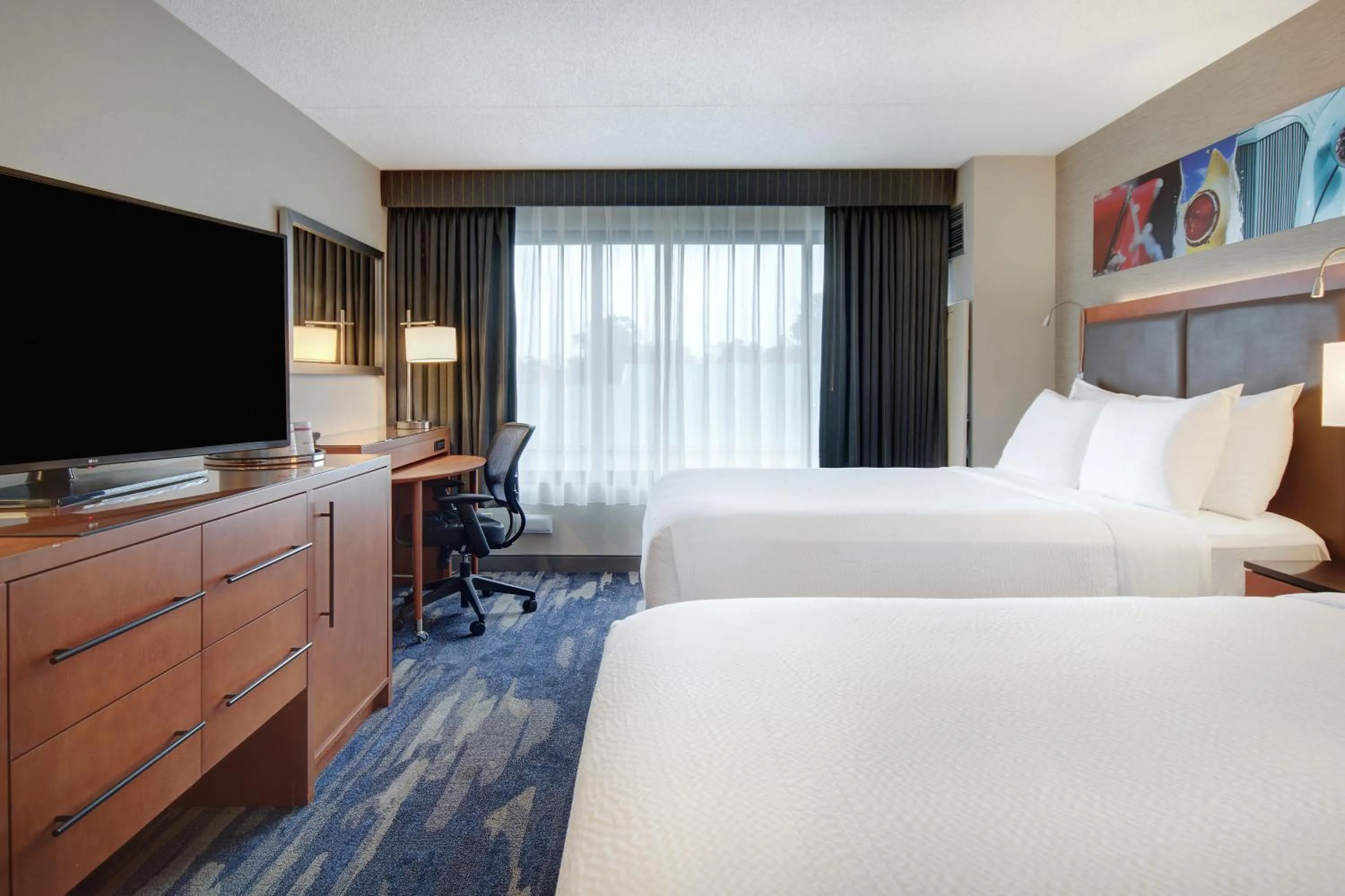 Bedroom, Bed in Crowne Plaza Auburn Hills by IHG