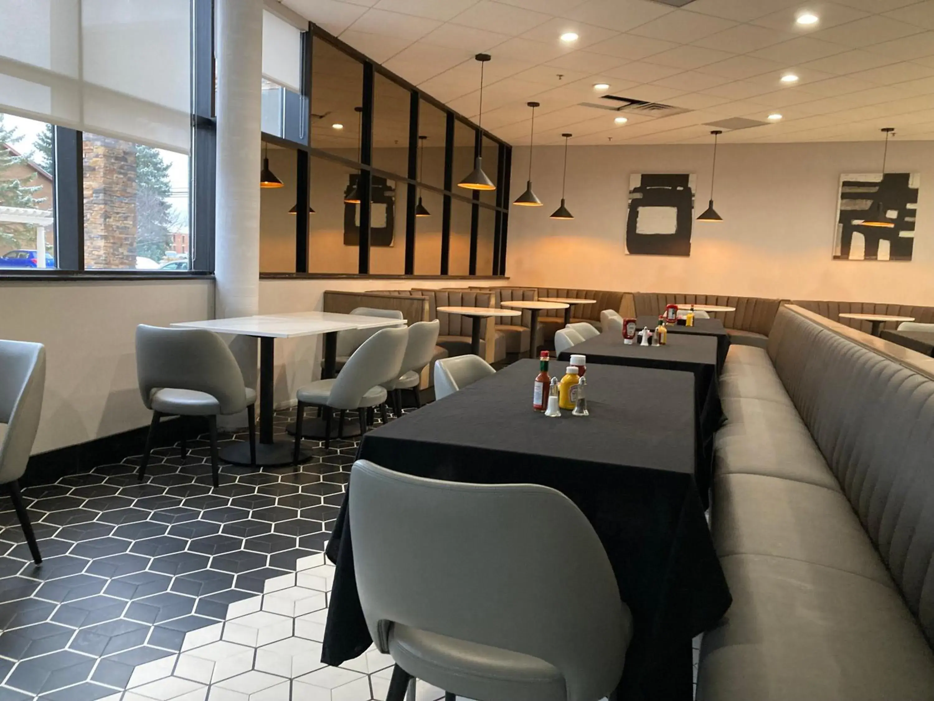 Restaurant/places to eat in Crowne Plaza Auburn Hills by IHG Restaurant/places to eat in Crowne Plaza Auburn Hills by IHG