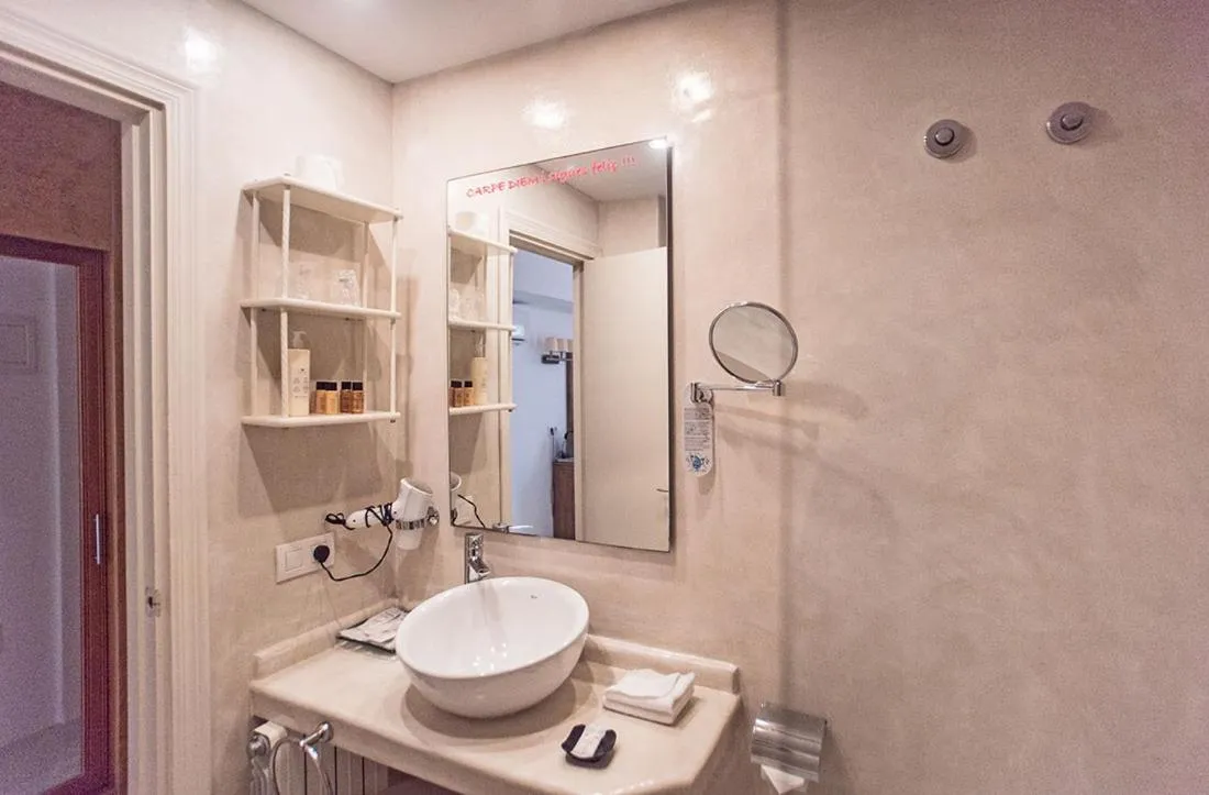 Bathroom in Hotel Sa Volta