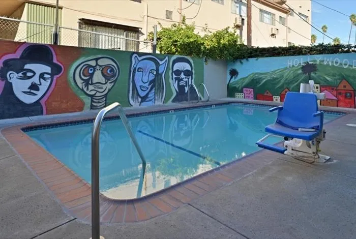 Swimming pool in Americas Best Value Inn Hollywood