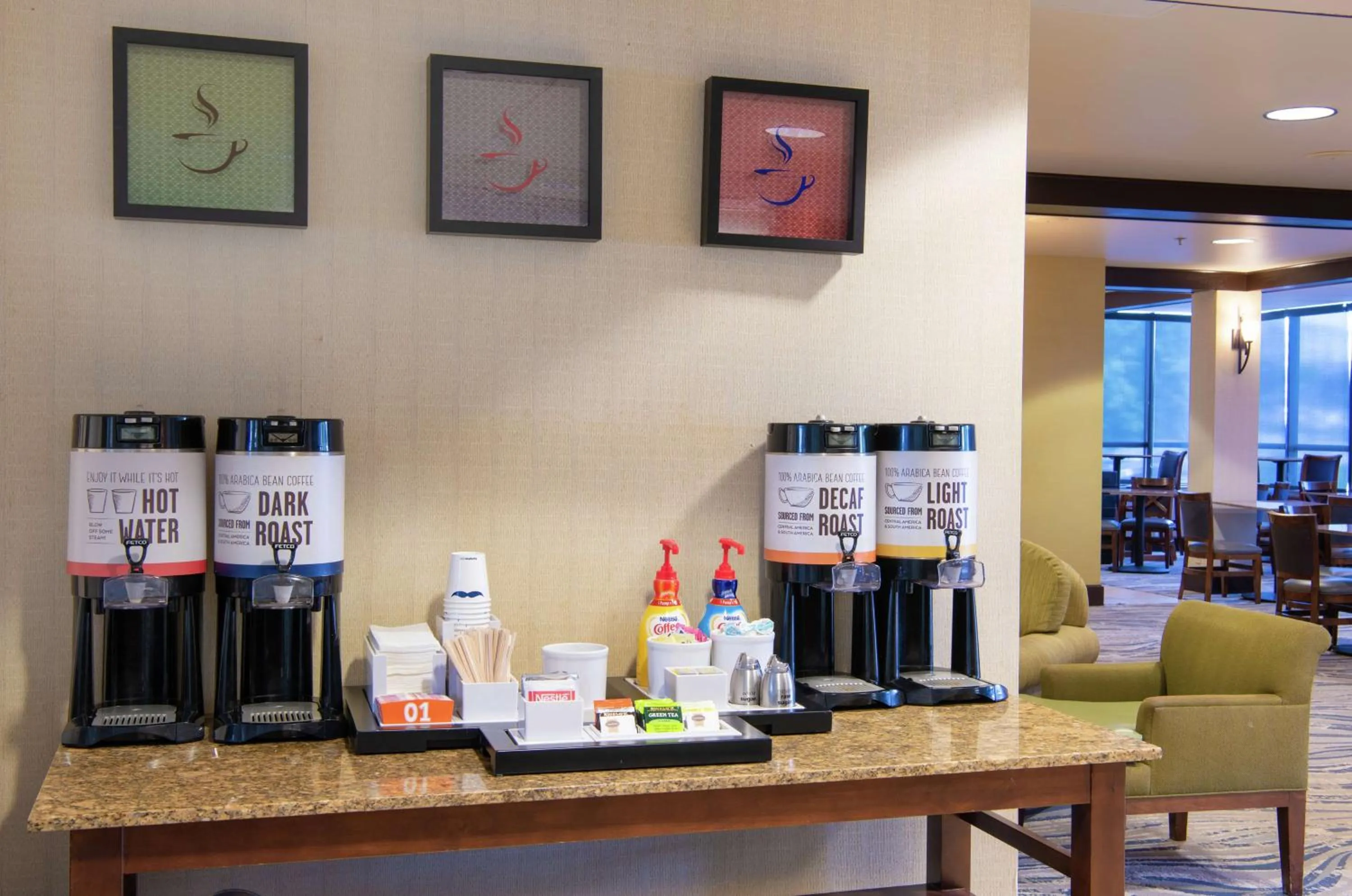 Coffee/tea facilities in Hampton Inn Erie-South