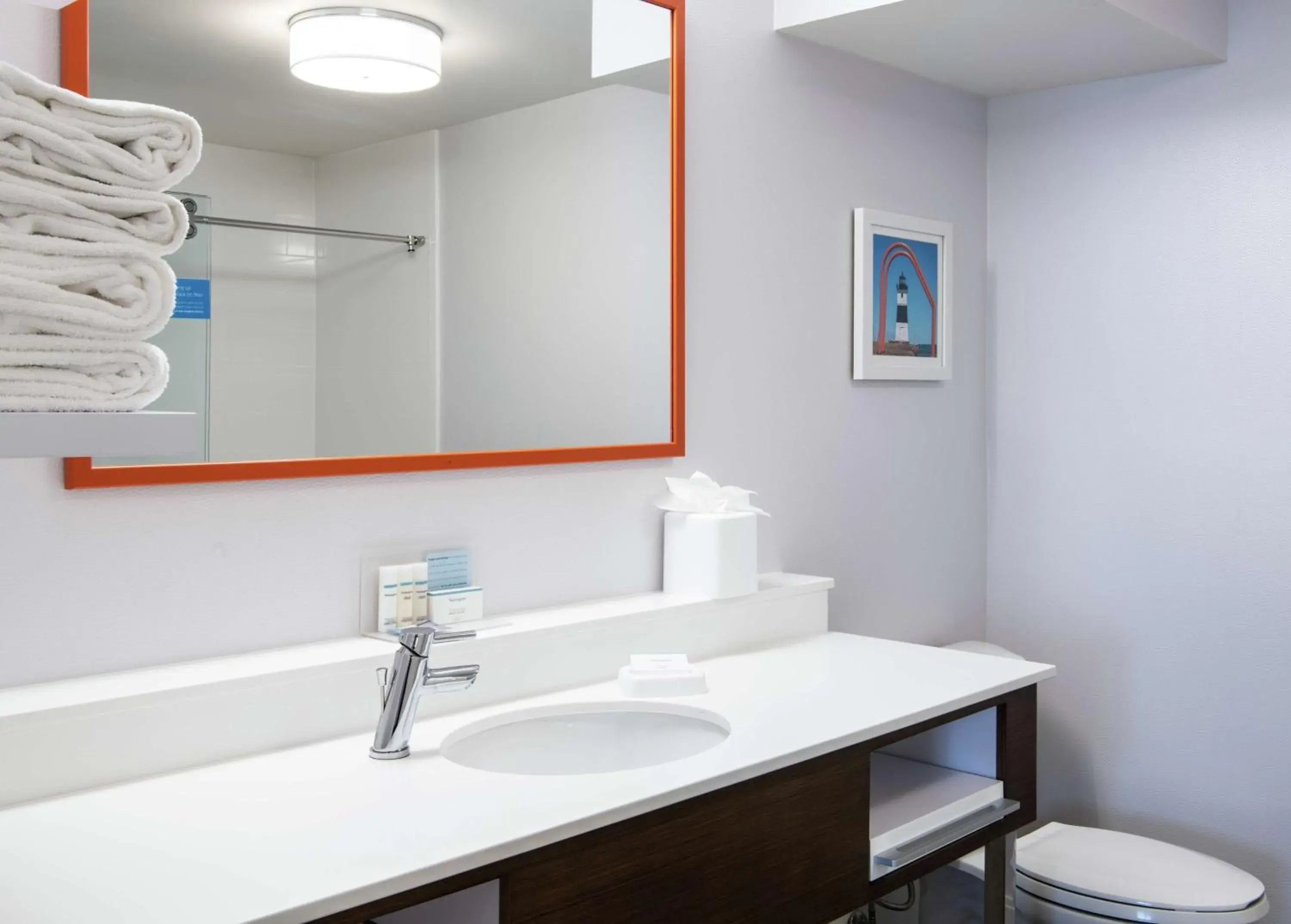 Bathroom in Hampton Inn Erie-South Bathroom in Hampton Inn Erie-South