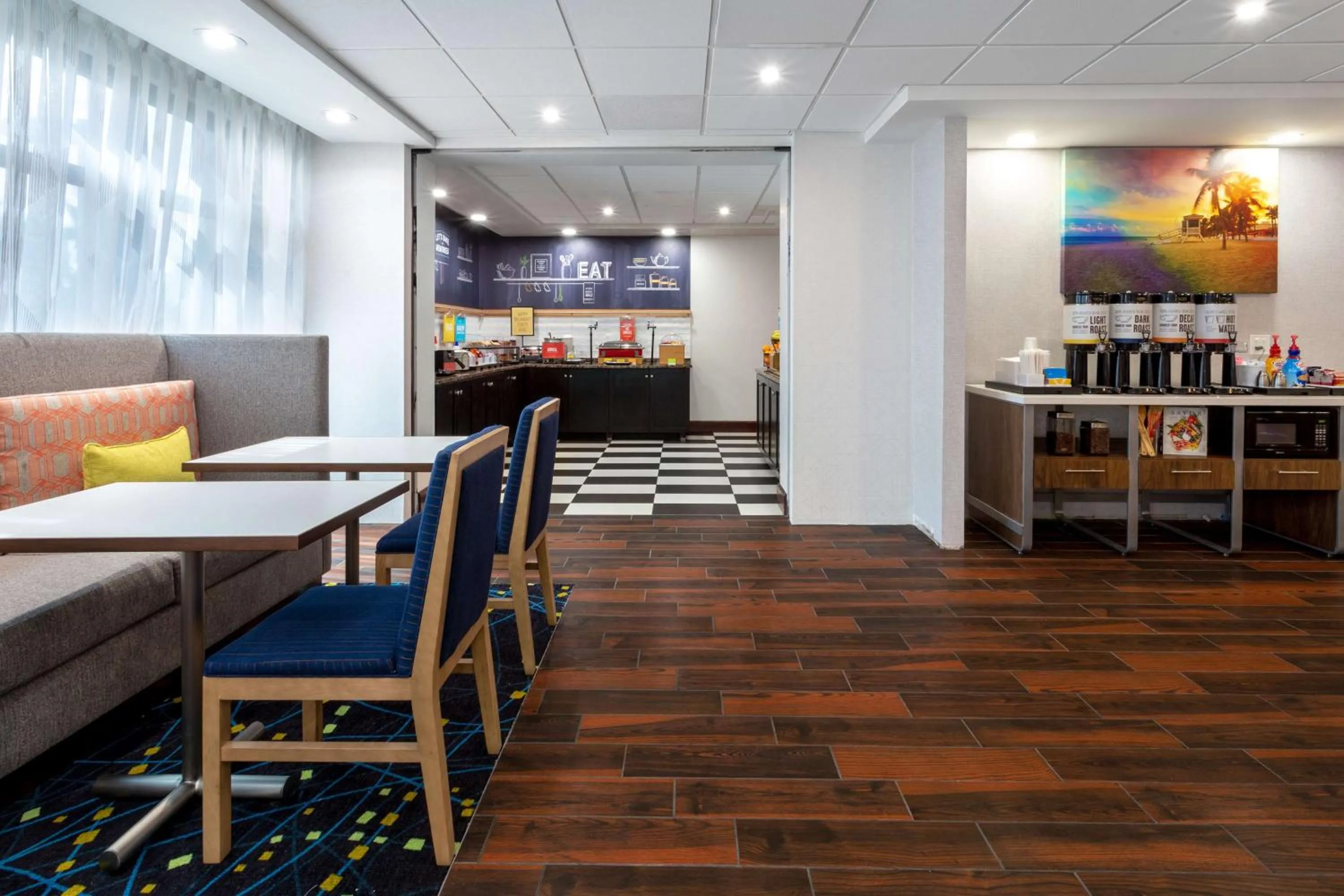 Breakfast in Hampton Inn Commercial Boulevard-Fort Lauderdale