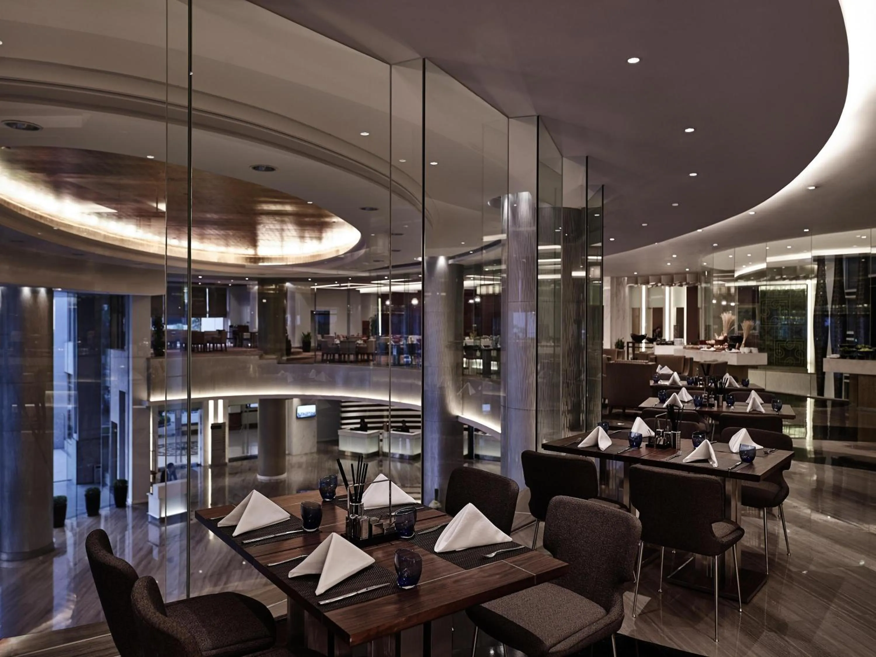 Restaurant/places to eat in Pullman Hanoi