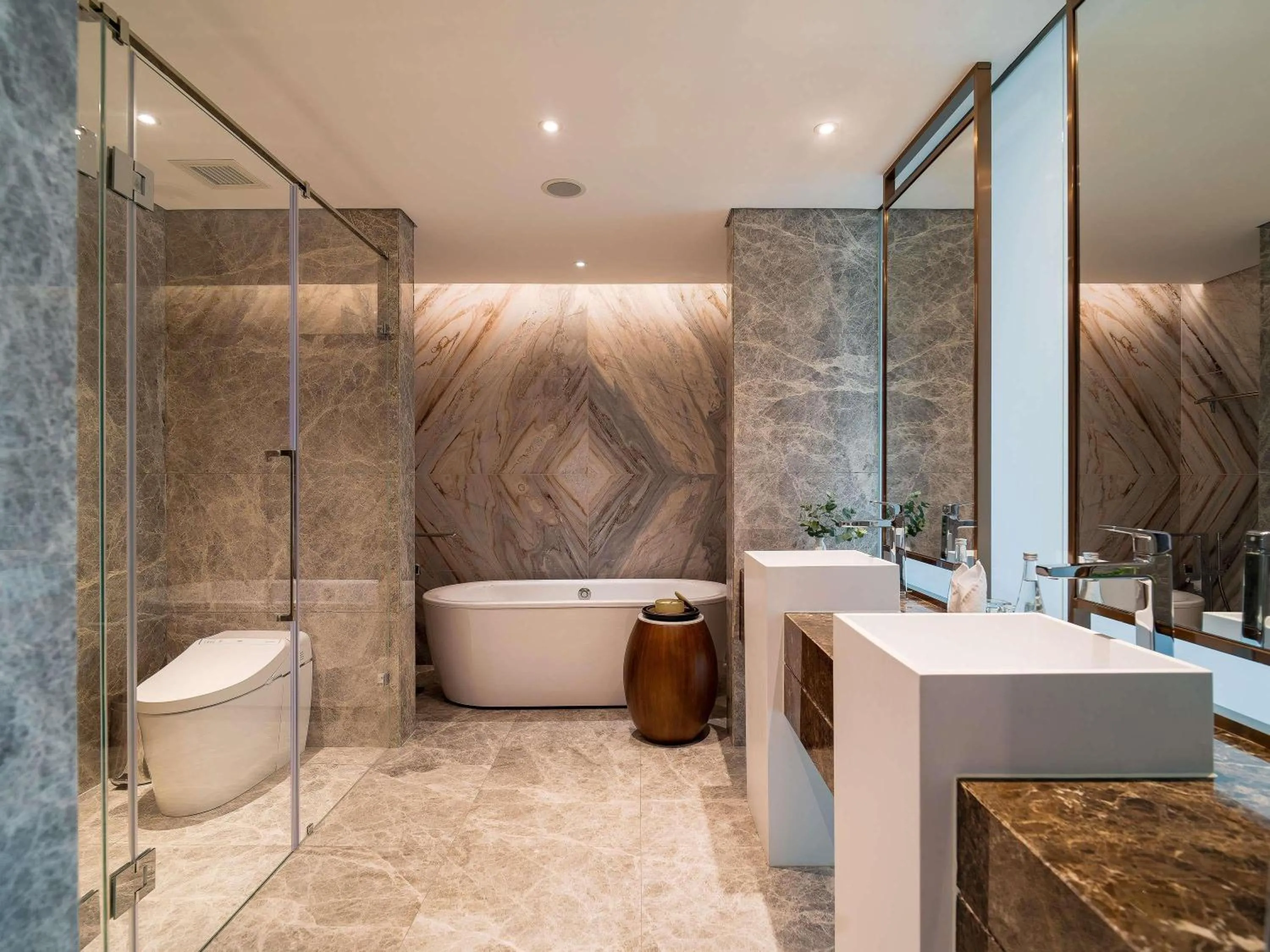 Bedroom in Pullman Hanoi