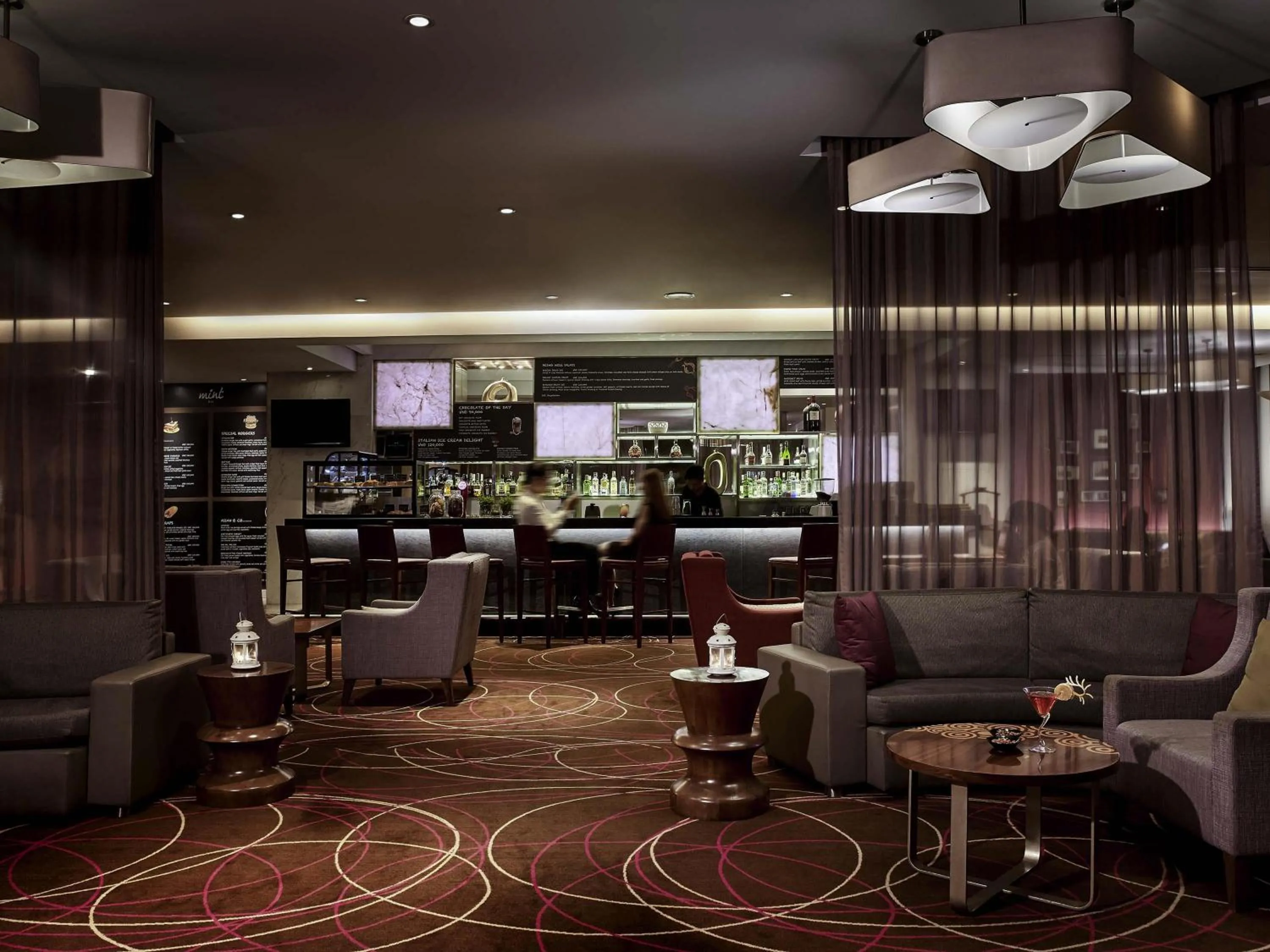 Lounge or bar in Pullman Hanoi