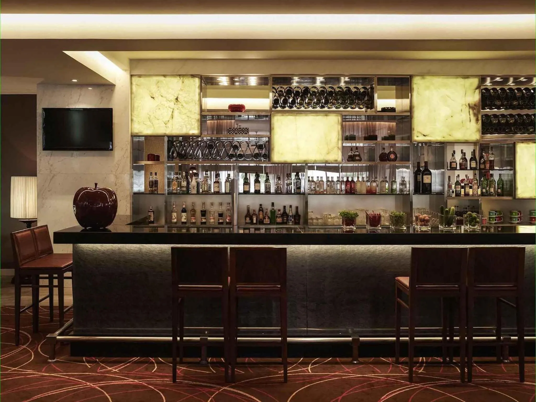 Lounge or bar in Pullman Hanoi