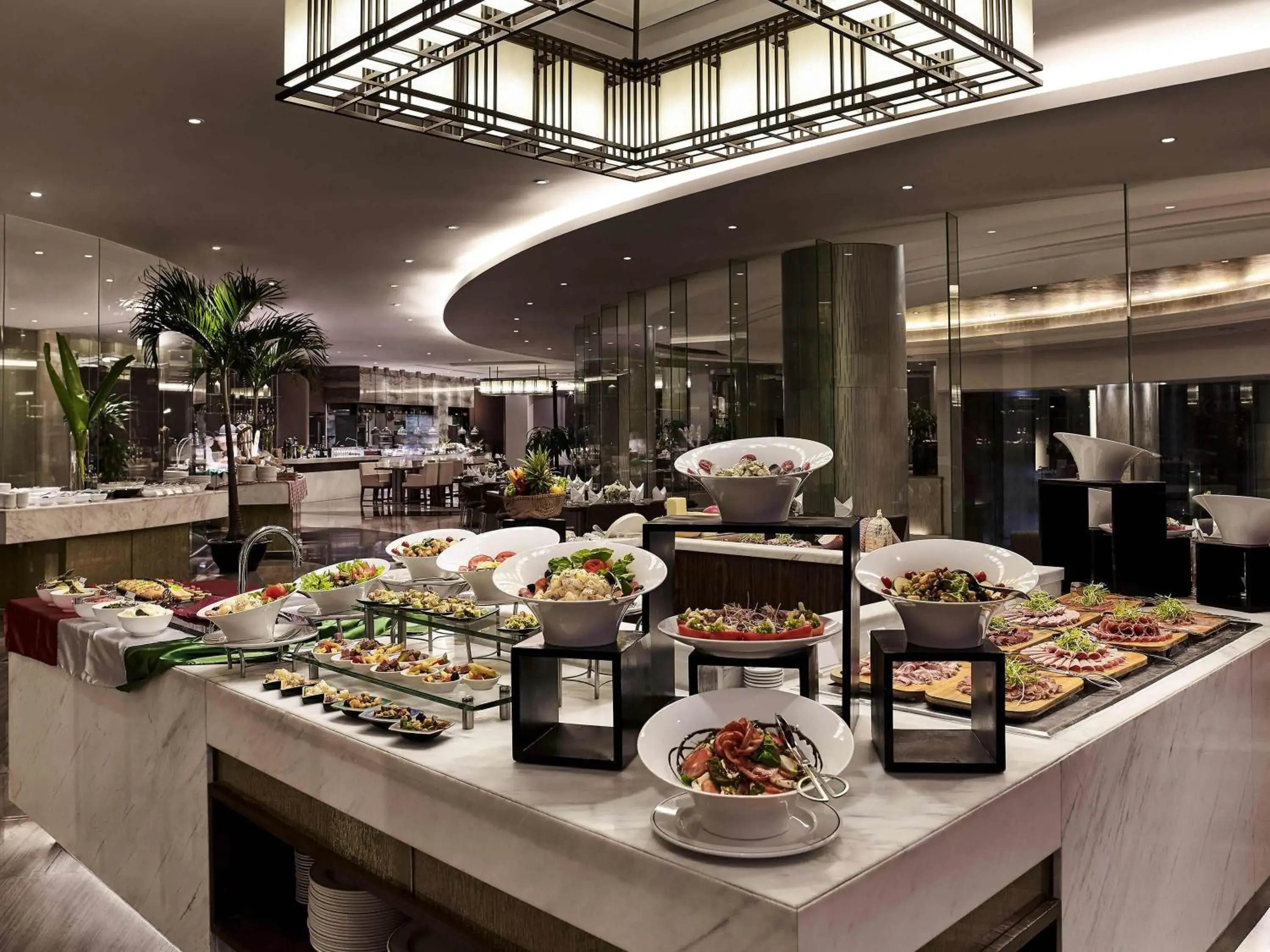 Restaurant/places to eat in Pullman Hanoi Restaurant/places to eat in Pullman Hanoi