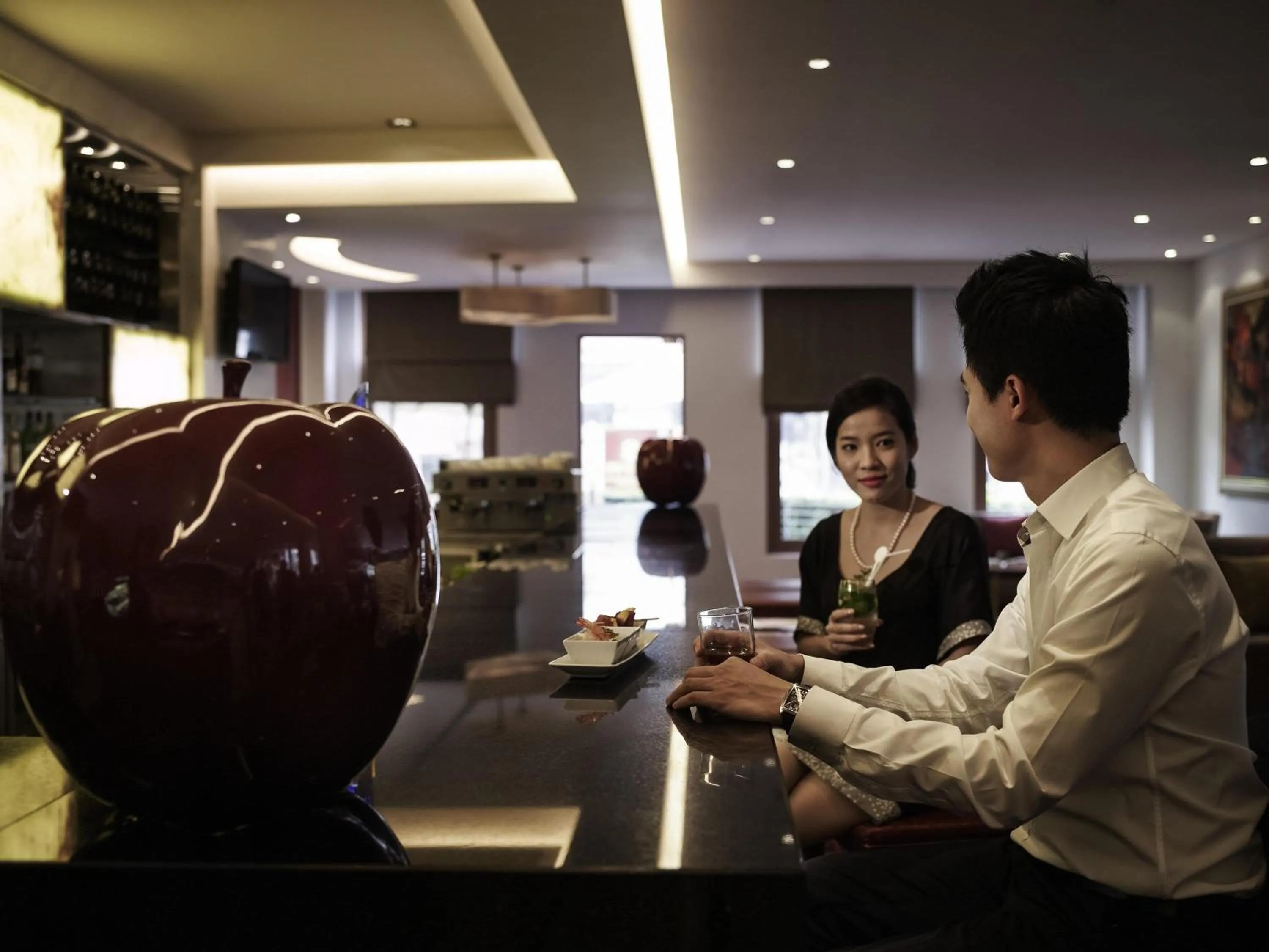 Lounge or bar in Pullman Hanoi