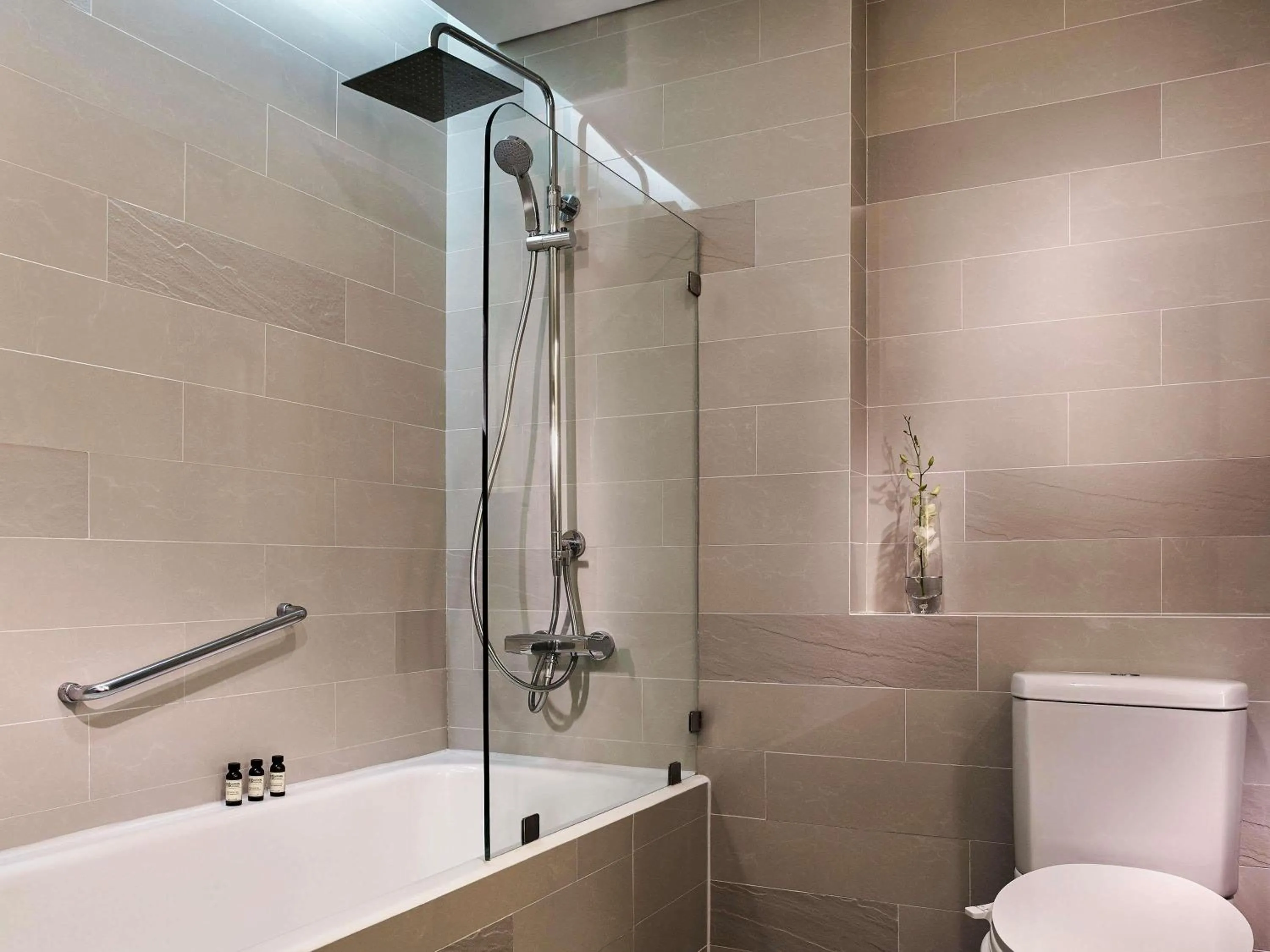 Shower in Pullman Hanoi