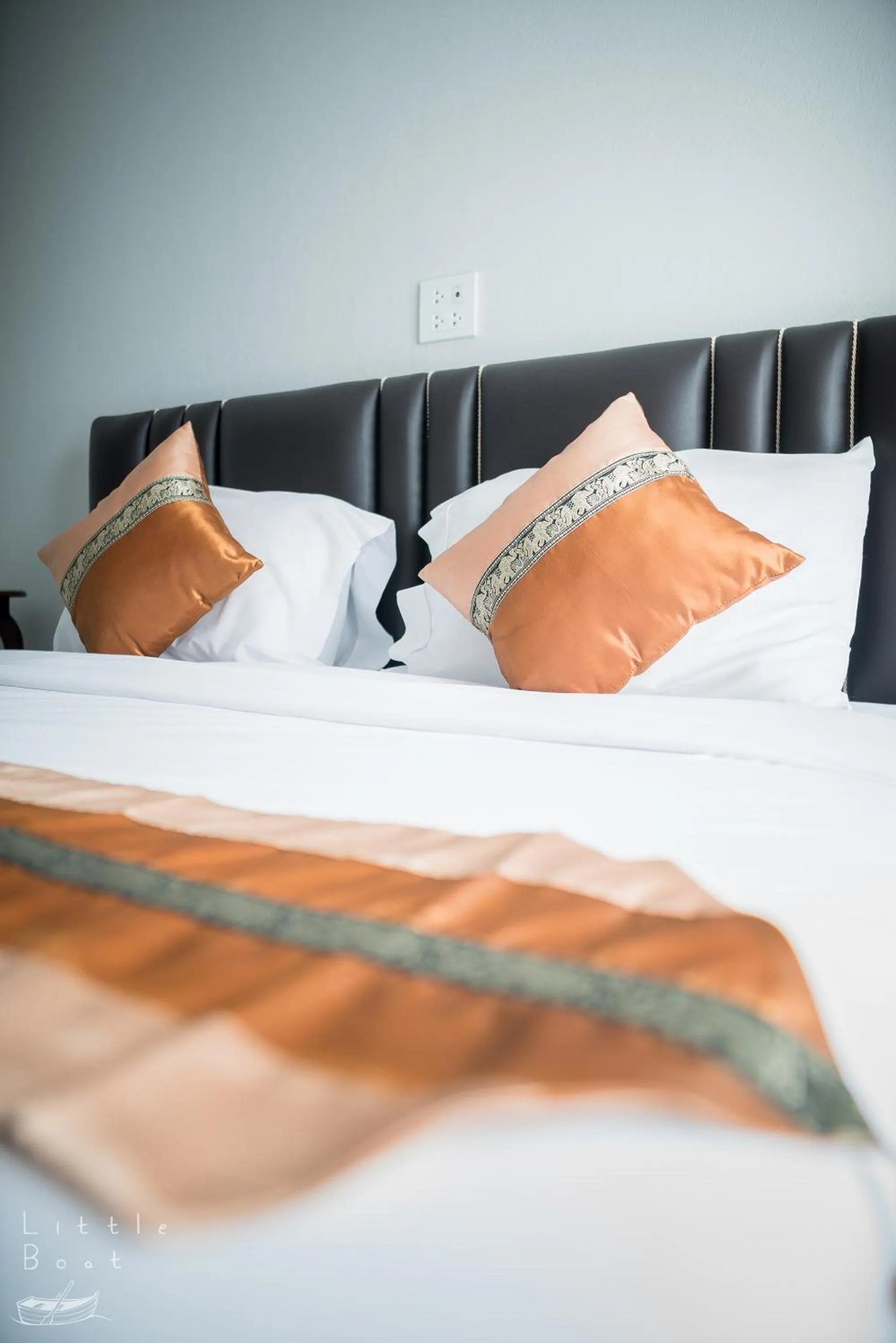 Bed in Retro Twin Home @Maesot