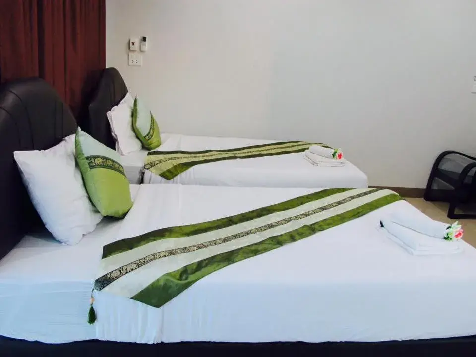 Bed in Retro Twin Home @Maesot Bed in Retro Twin Home @Maesot