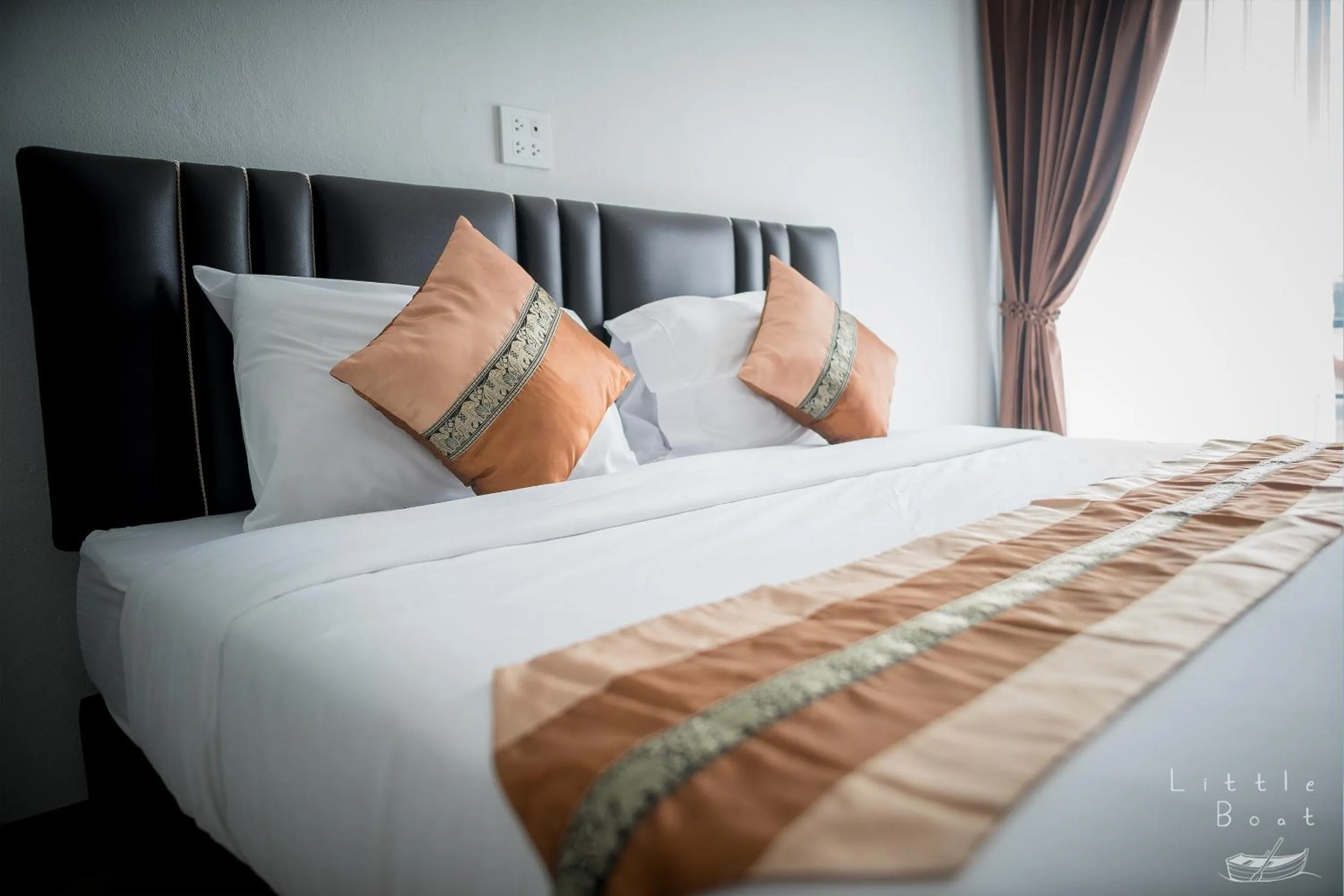 Bed in Retro Twin Home @Maesot